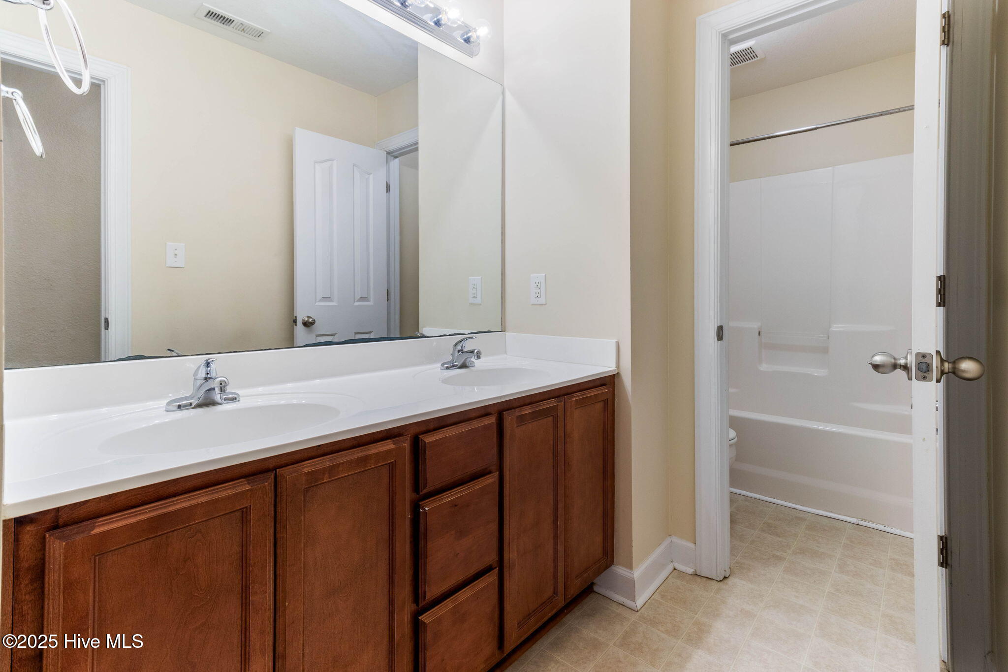 915 Savannah Drive Property Photo 28