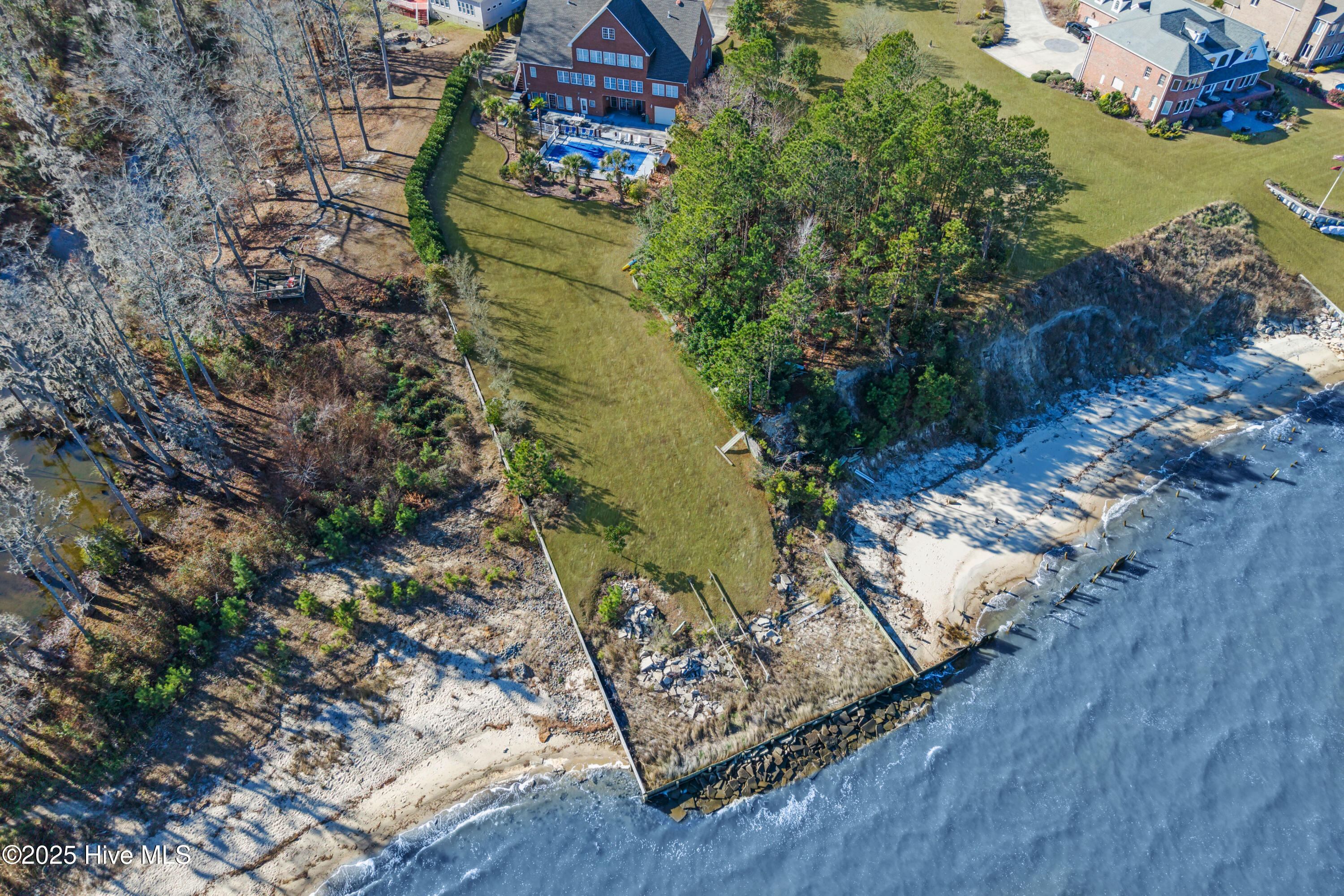 240 Drake Landing Property Photo 6