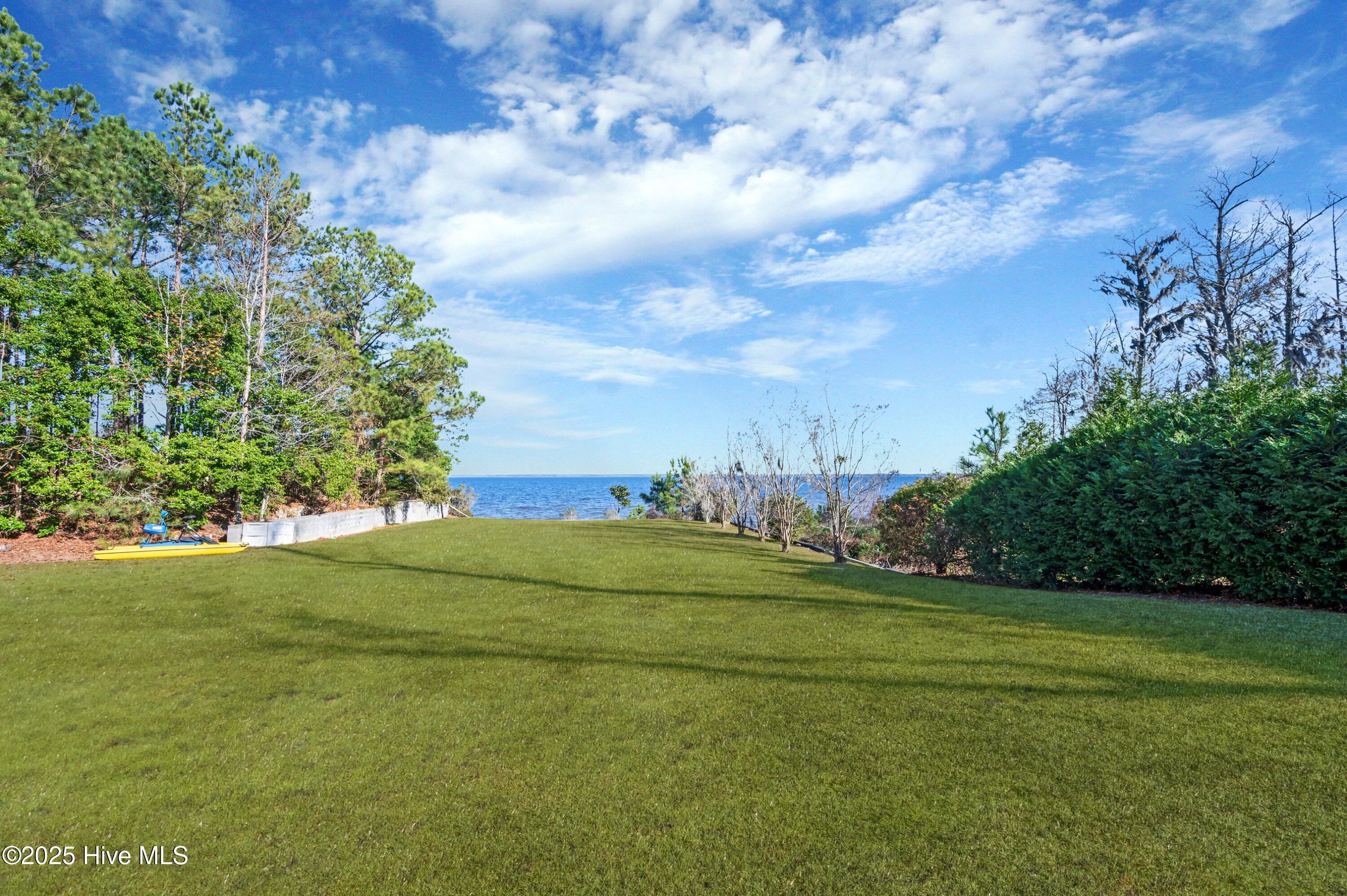 240 Drake Landing Property Photo 8