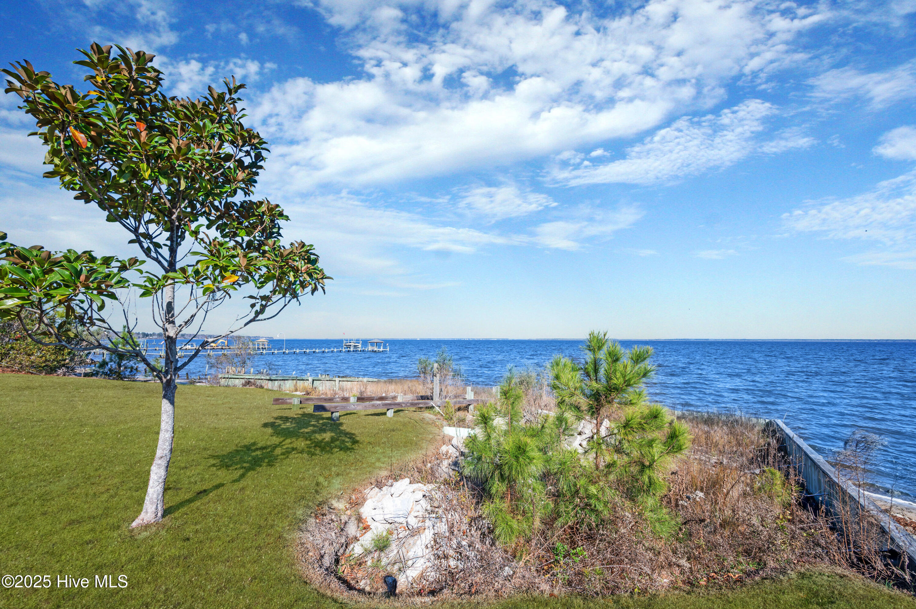 240 Drake Landing Property Photo 10