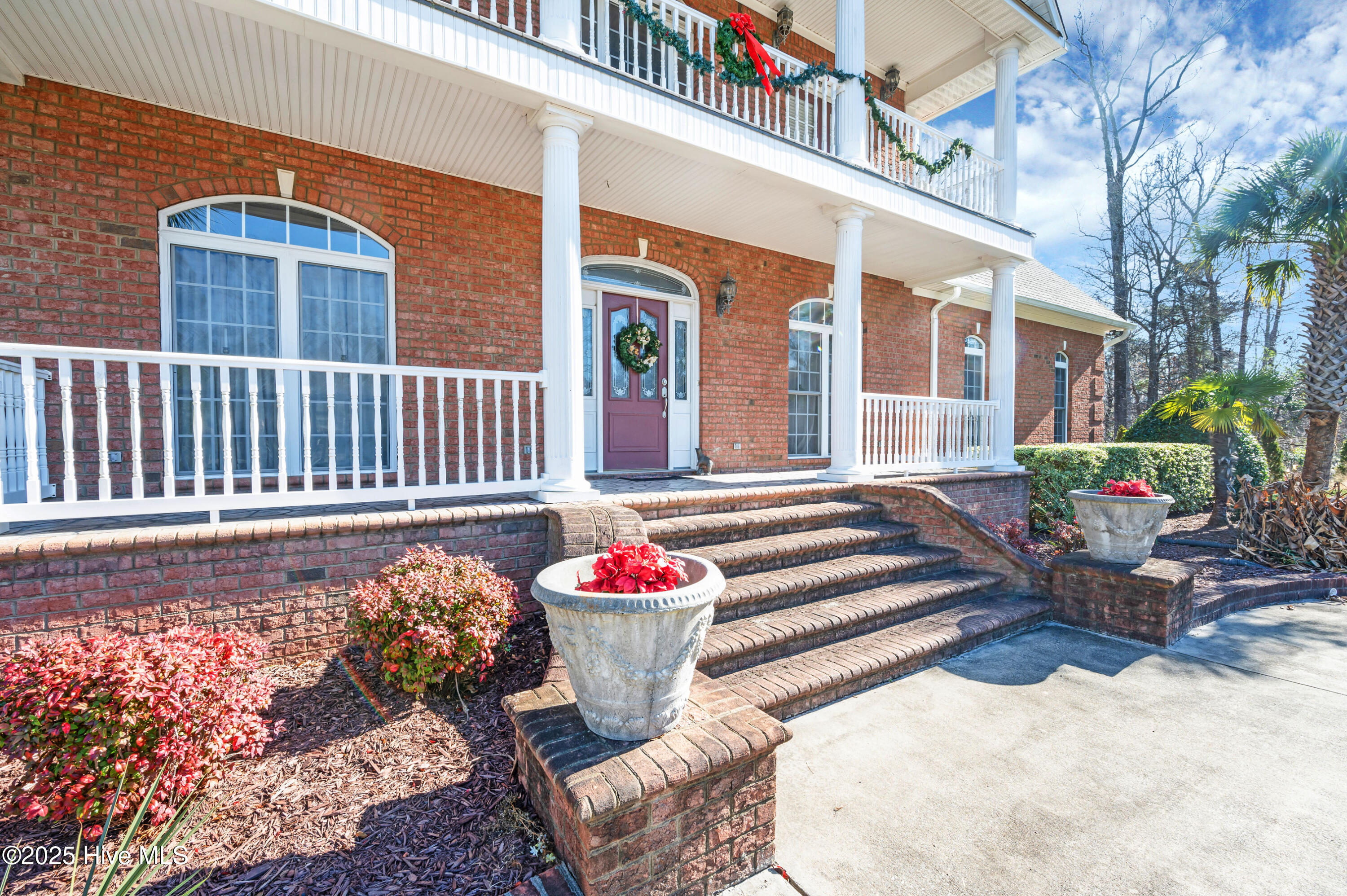 240 Drake Landing Property Photo 15