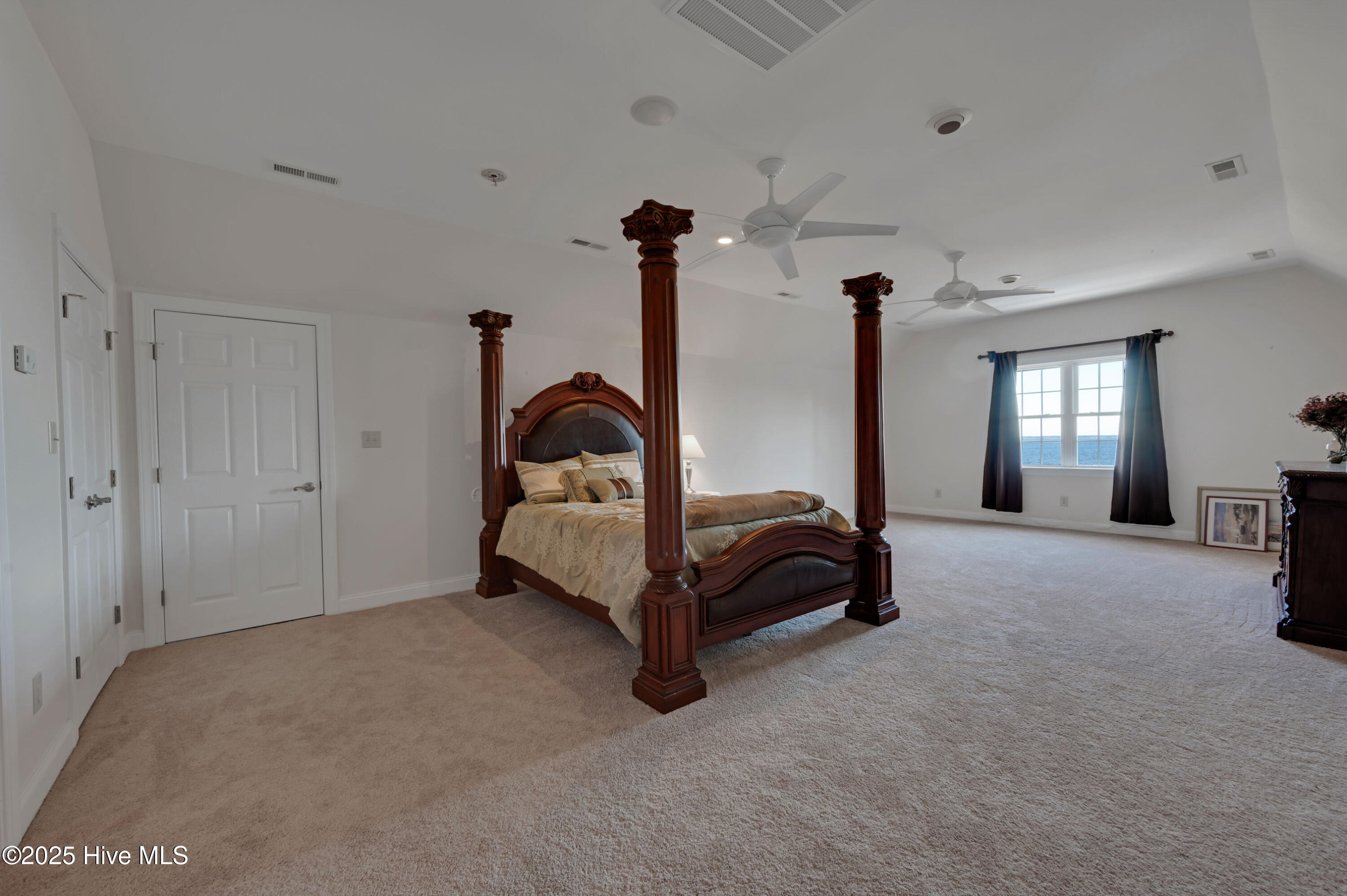 240 Drake Landing Property Photo 48