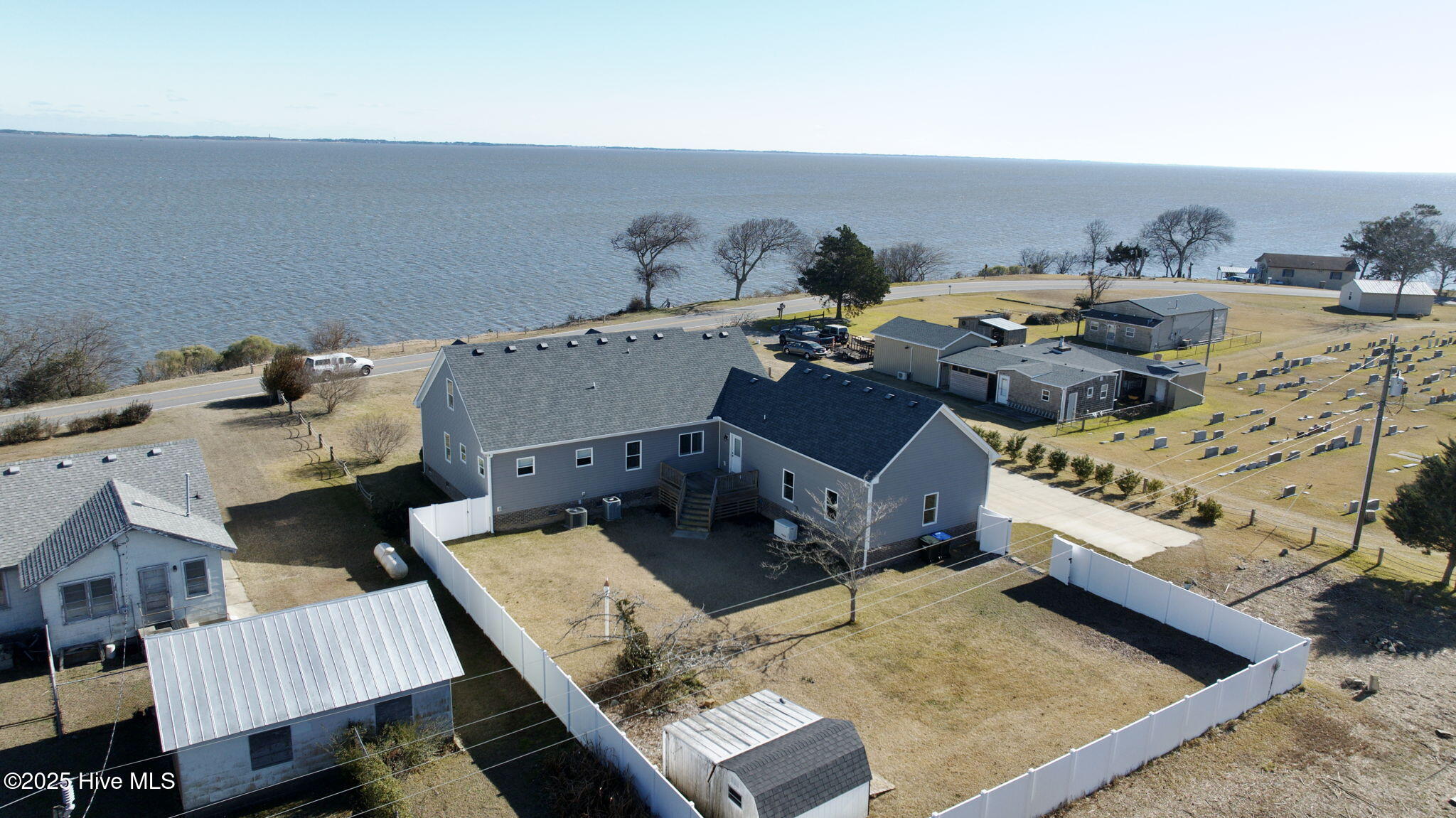 1055 Waterlily Road Property Photo 6
