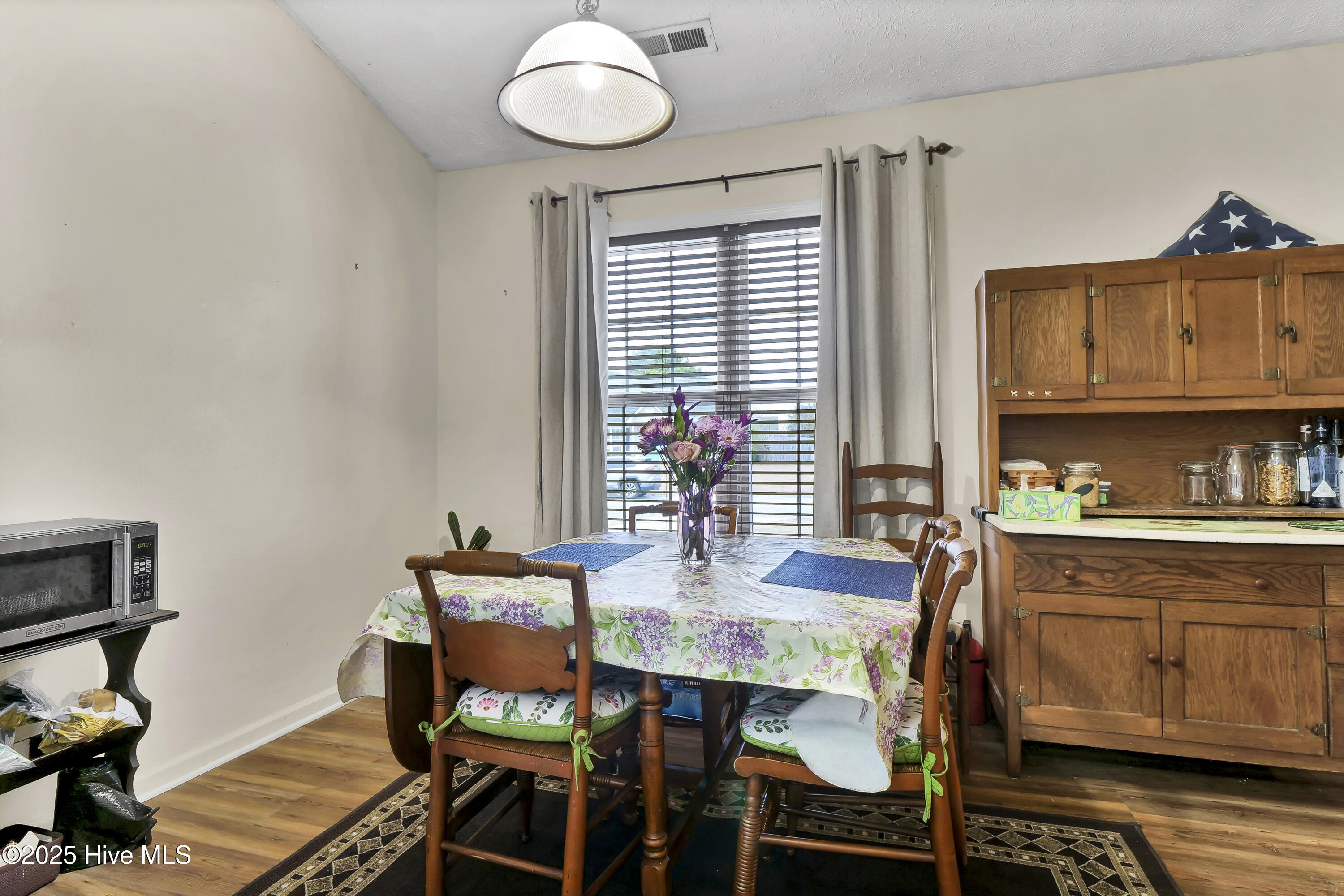 2616 Bradfield Court Property Photo 6