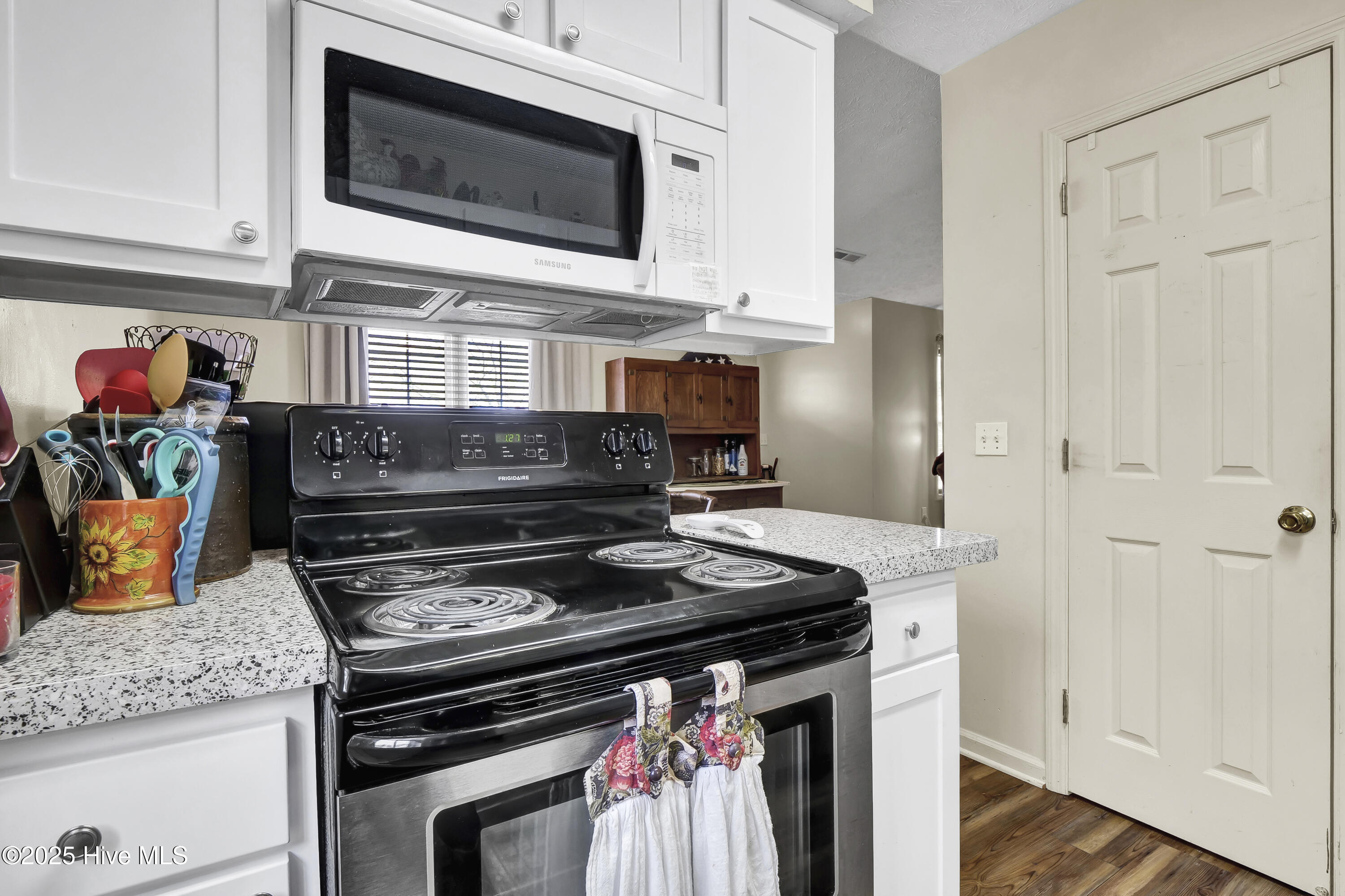 2616 Bradfield Court Property Photo 10