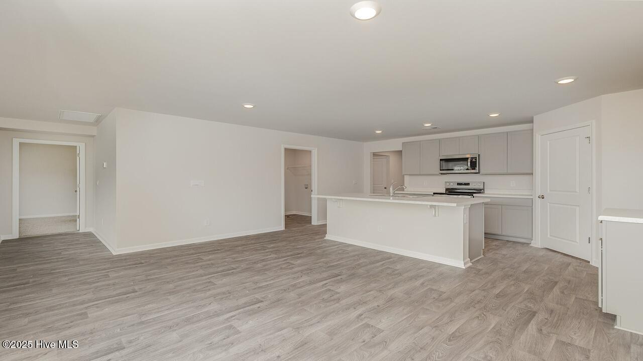 941 Shipley Way Property Photo 4
