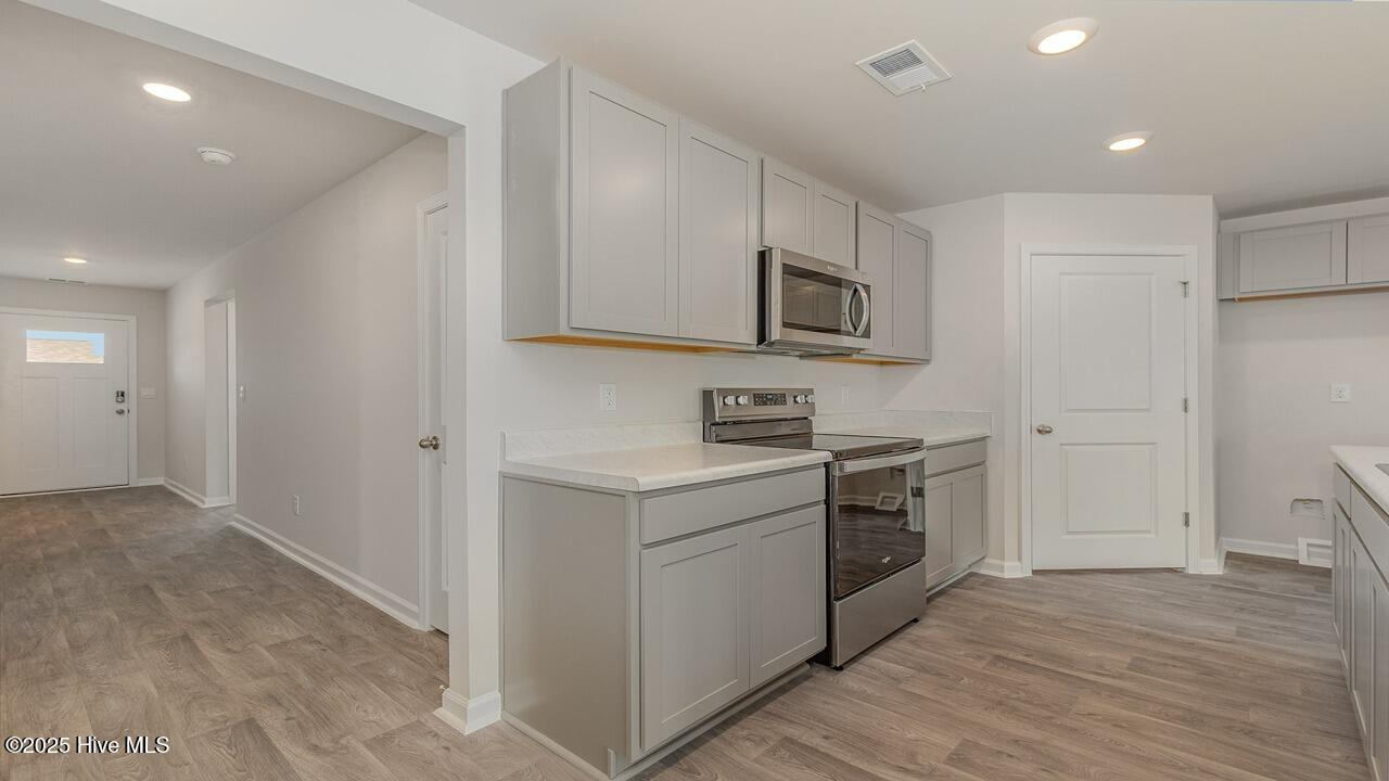 941 Shipley Way Property Photo 6