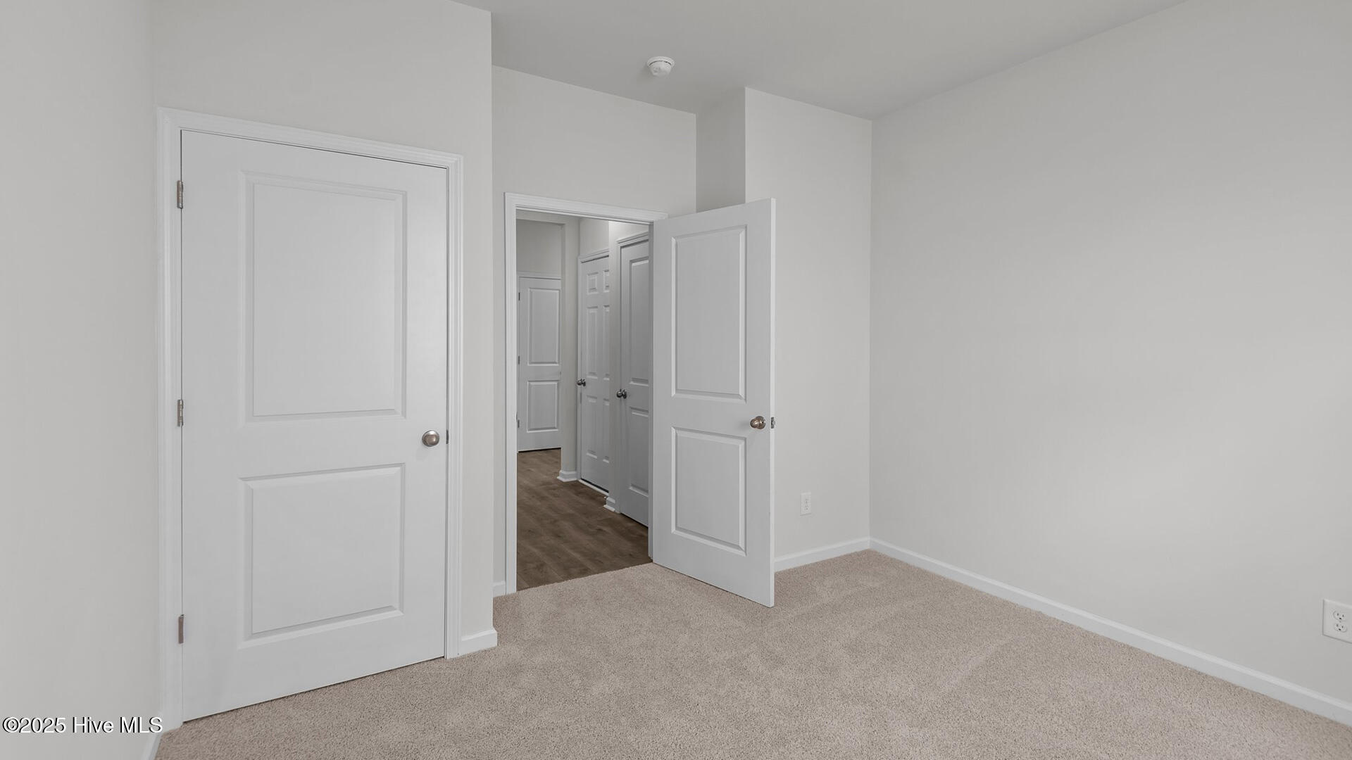 3906 Althorp Drive Property Photo 9