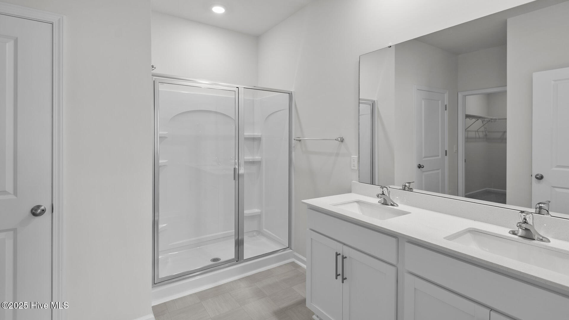 3906 Althorp Drive Property Photo 17