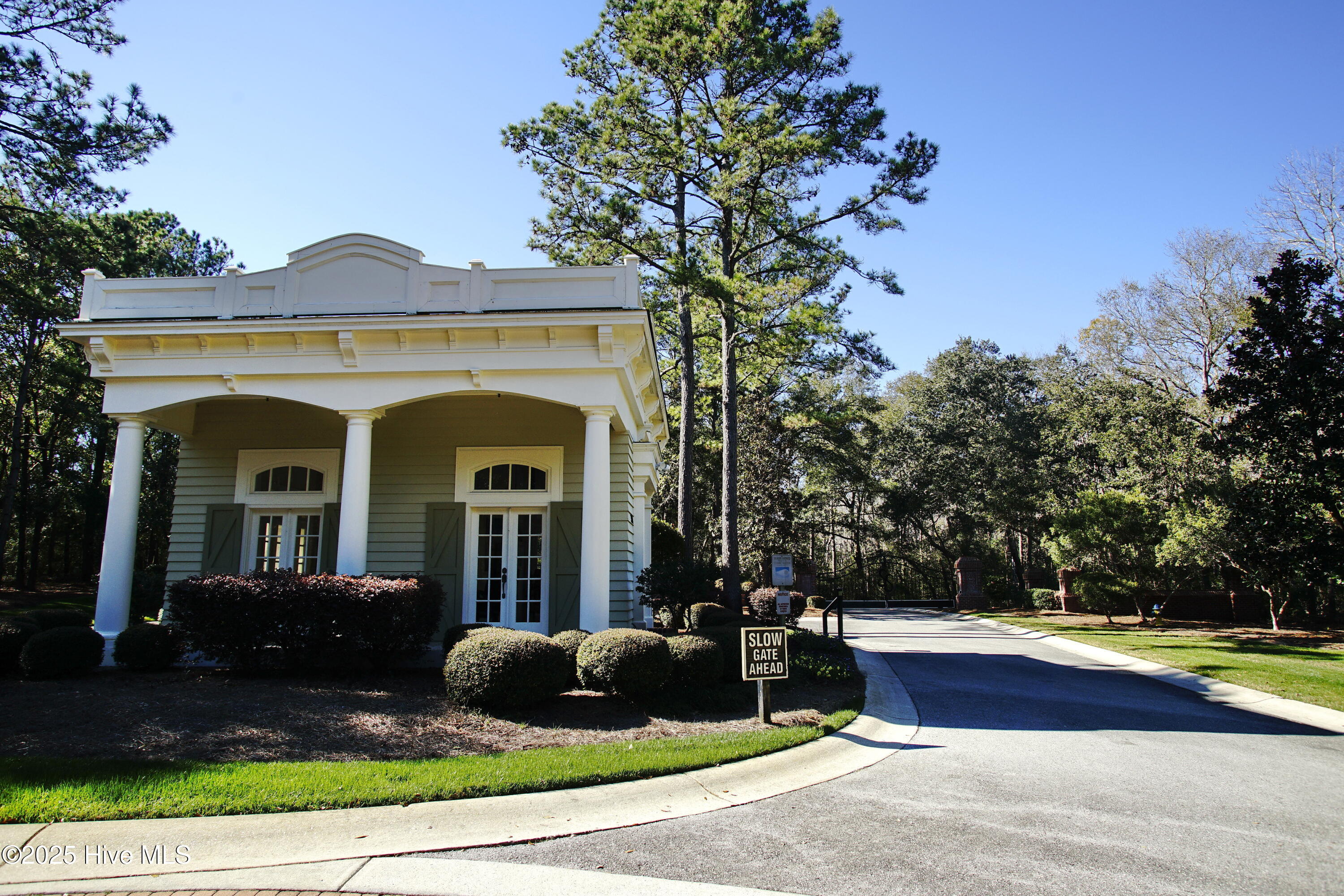 625 Edmonston Drive Property Photo 8