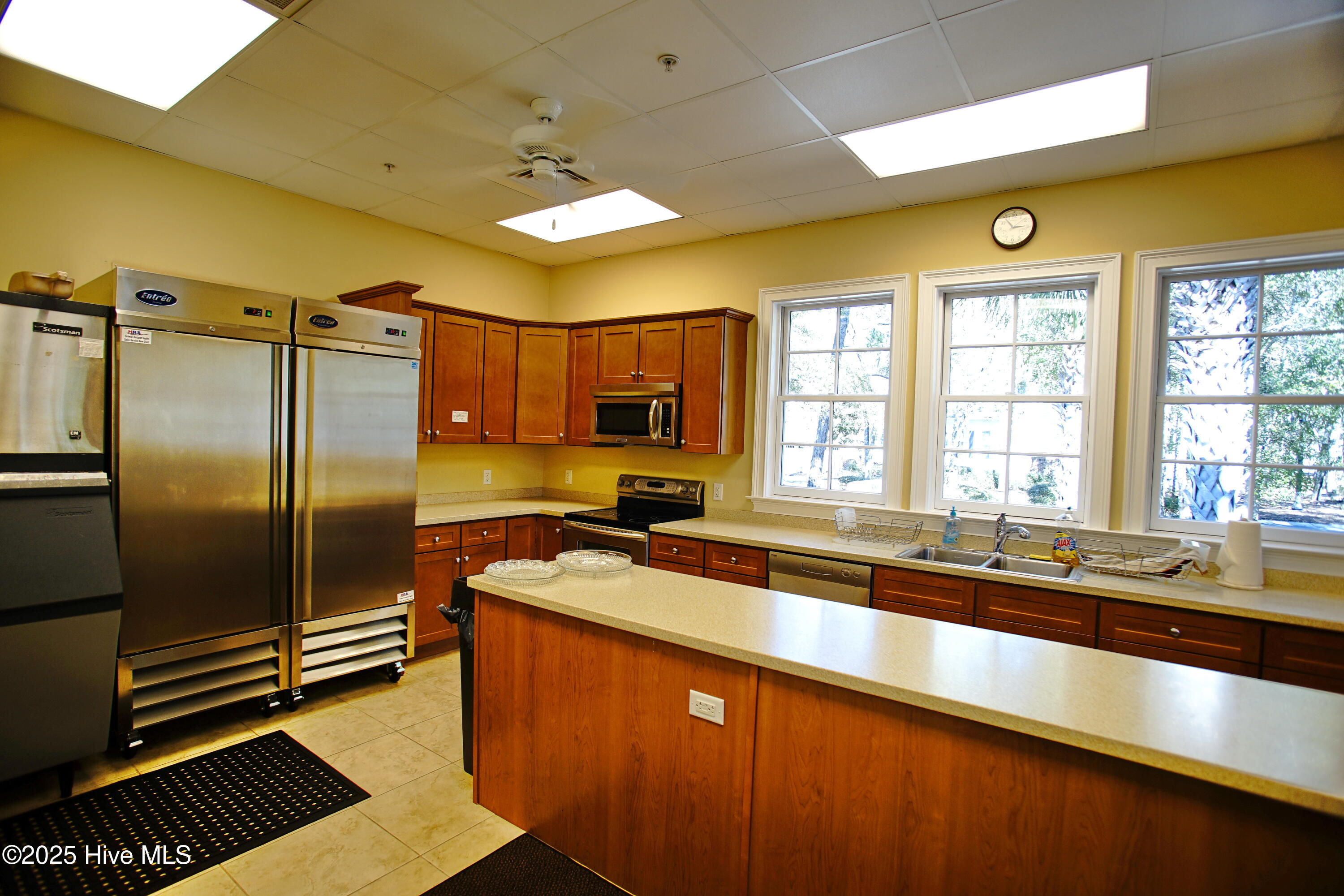 625 Edmonston Drive Property Photo 15