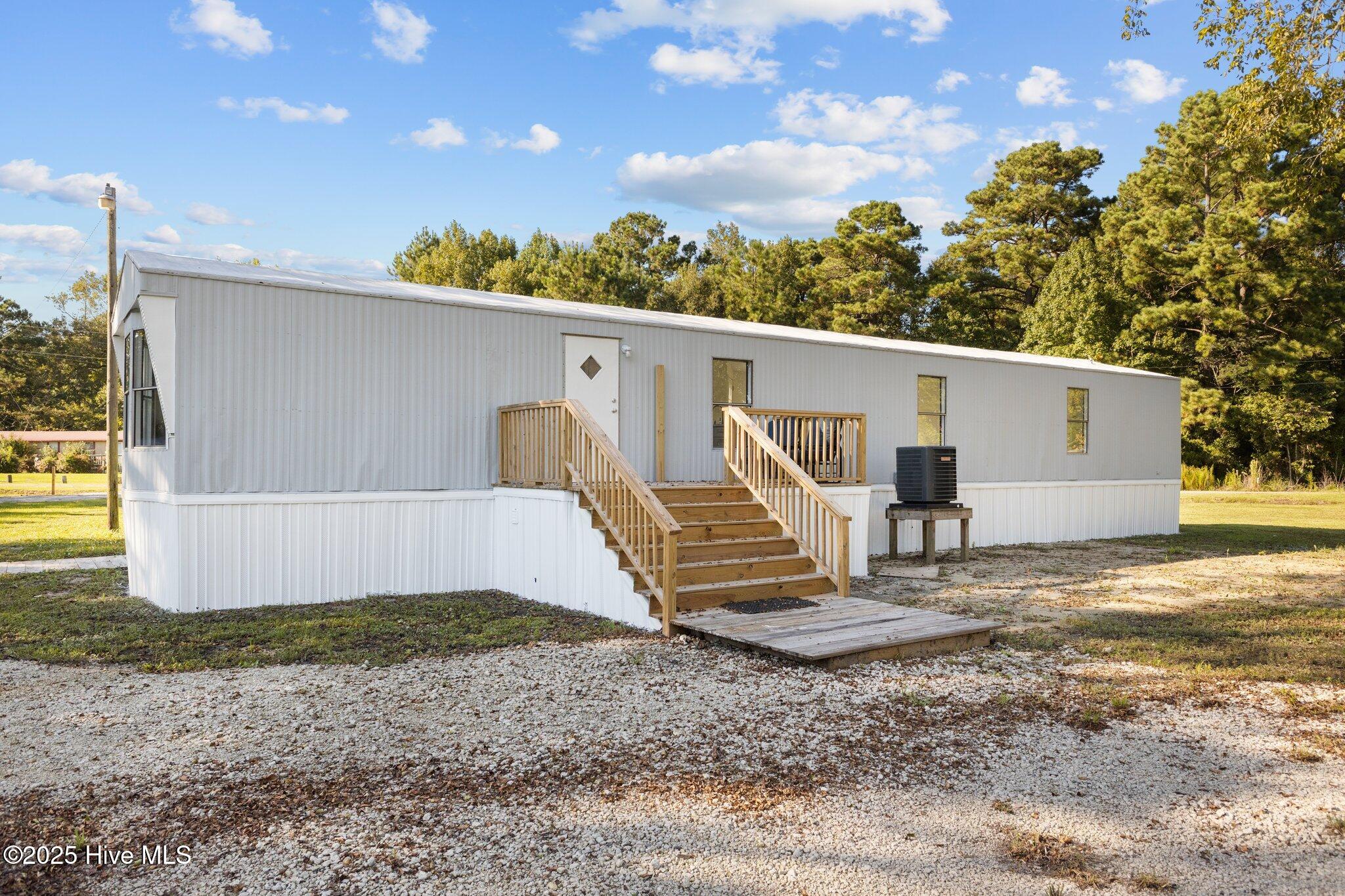 172 Hopkins Drive Property Photo 1
