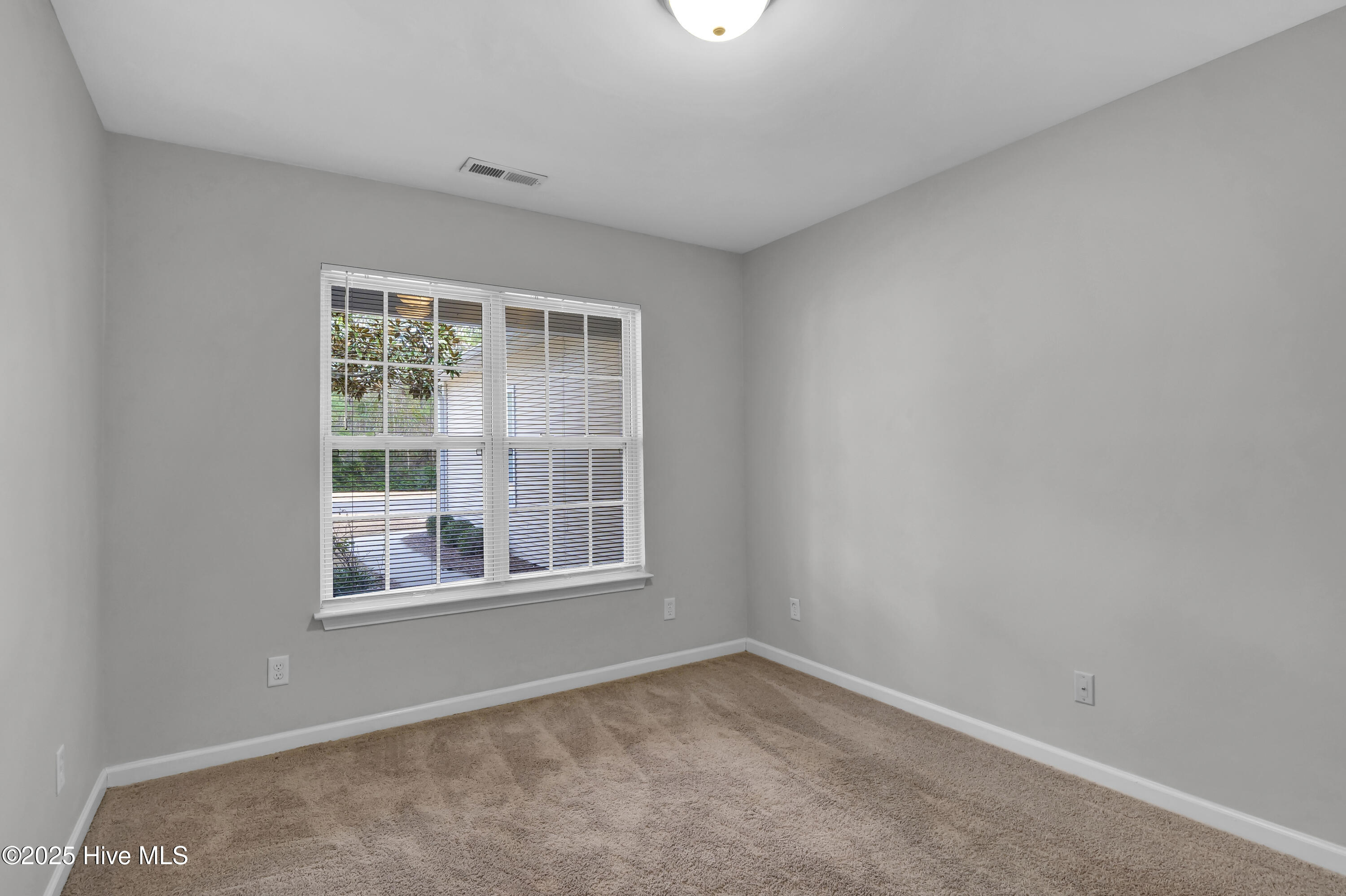 7413 Thais Trail Property Photo 4