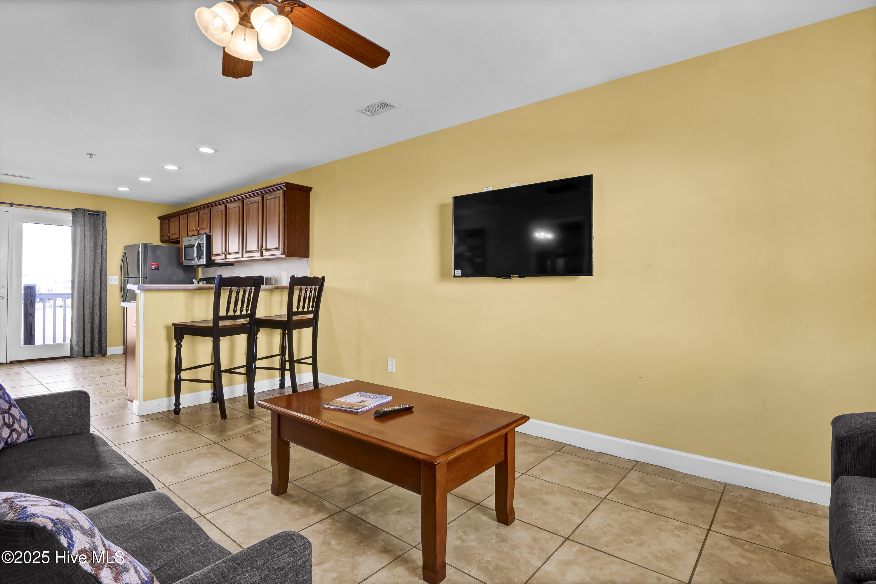 1505 N New River Drive 209 Property Photo 6