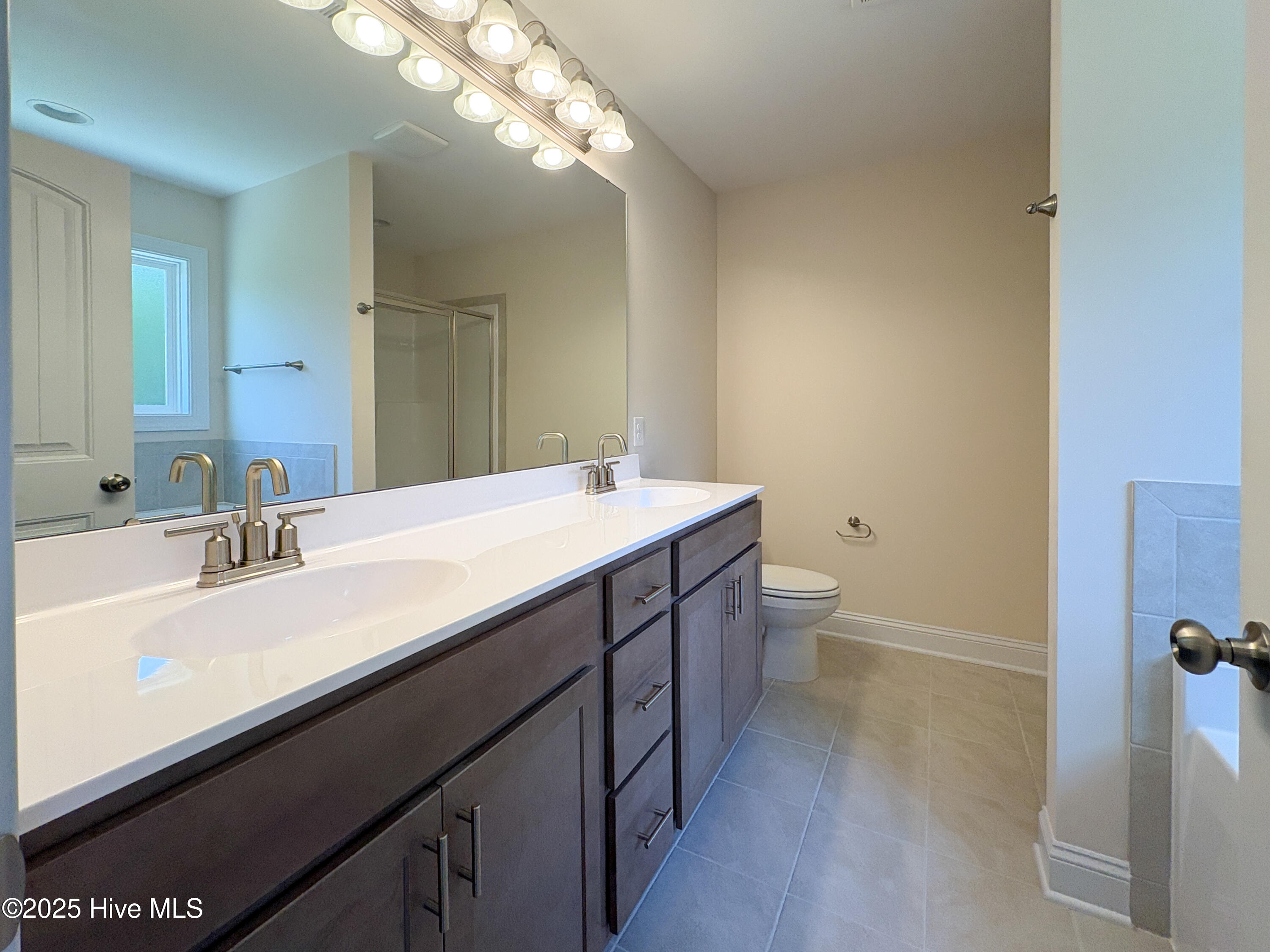 700 Ellabond Street Property Photo 10