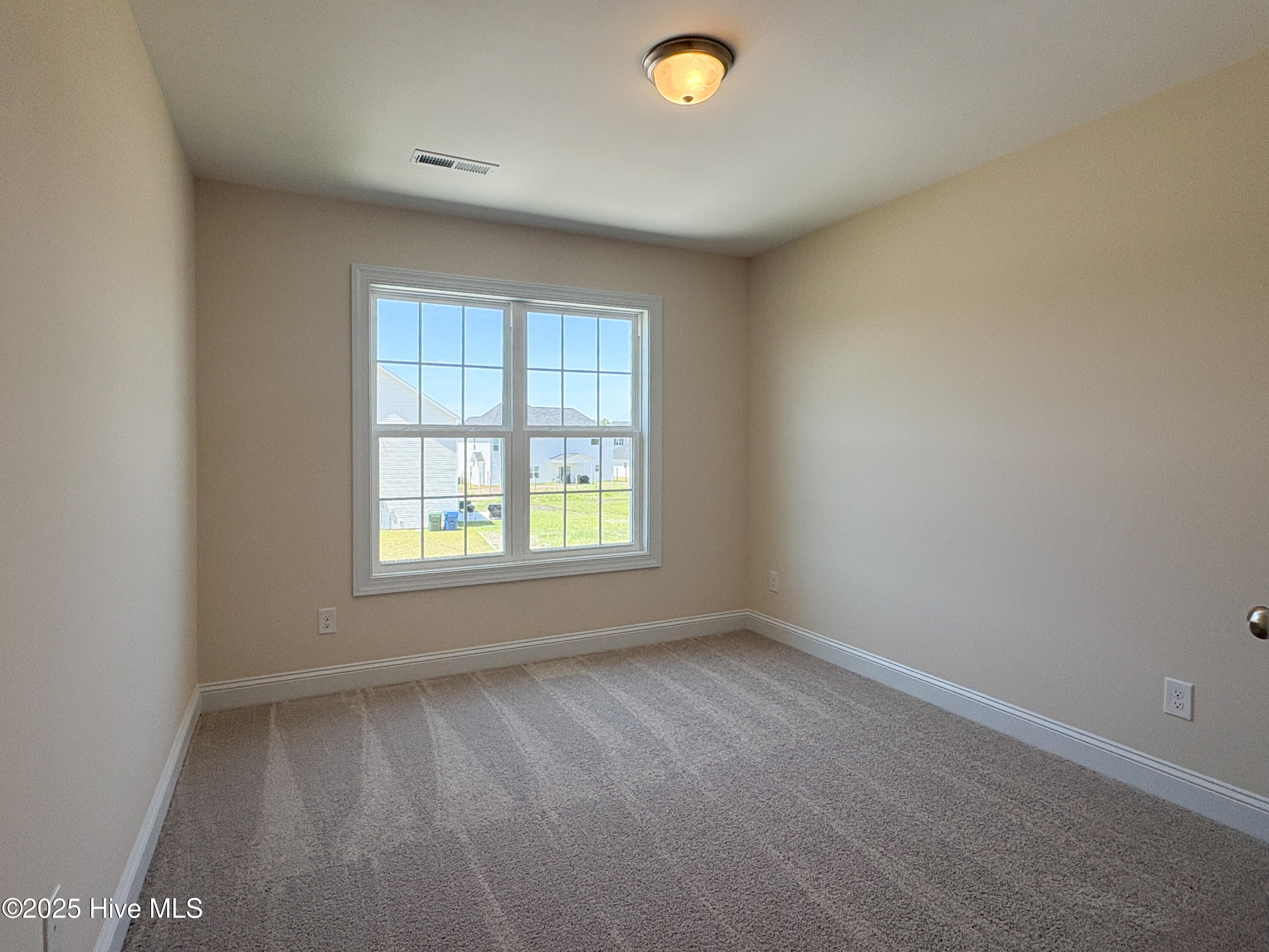 700 Ellabond Street Property Photo 15