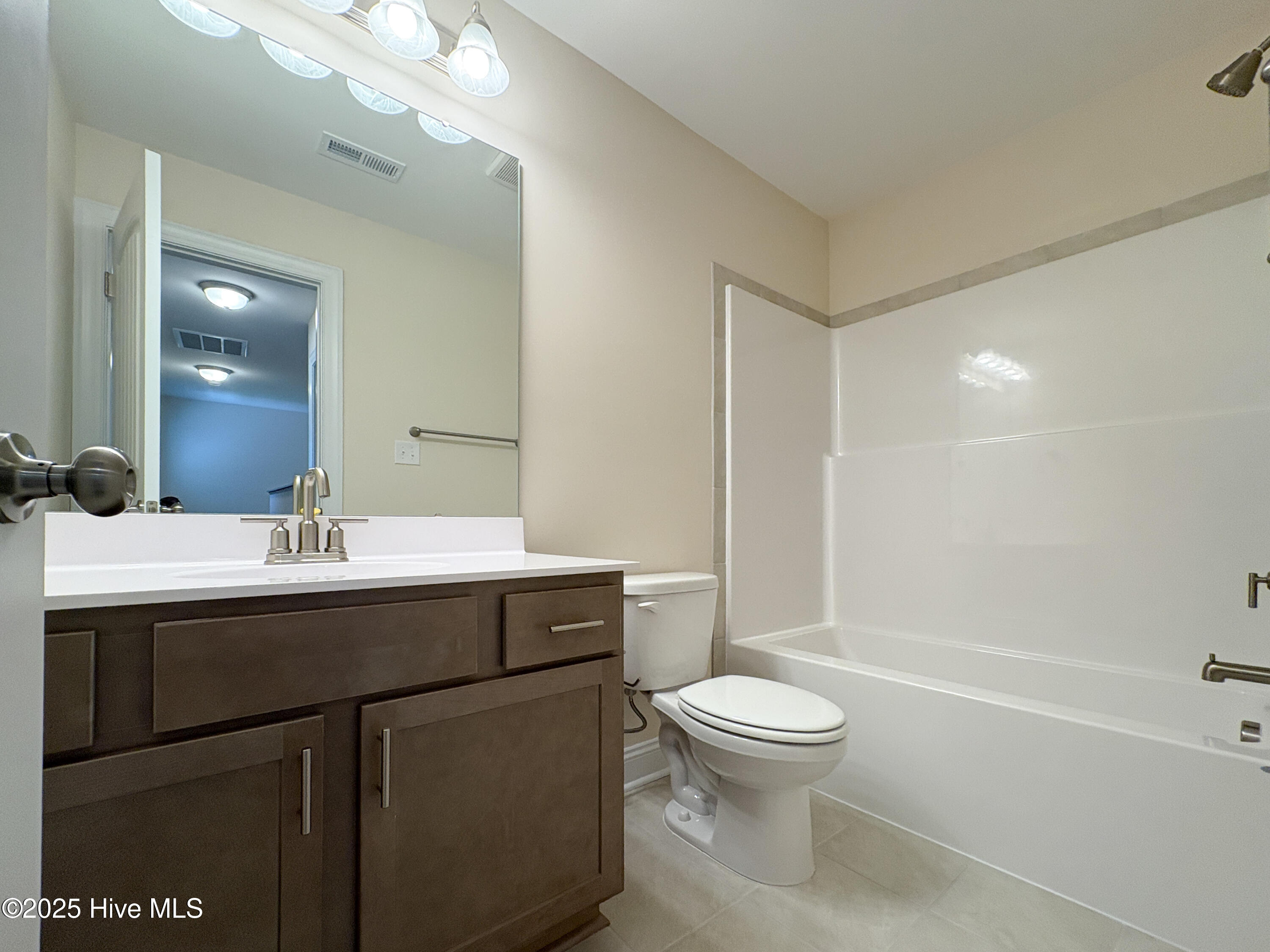 700 Ellabond Street Property Photo 16