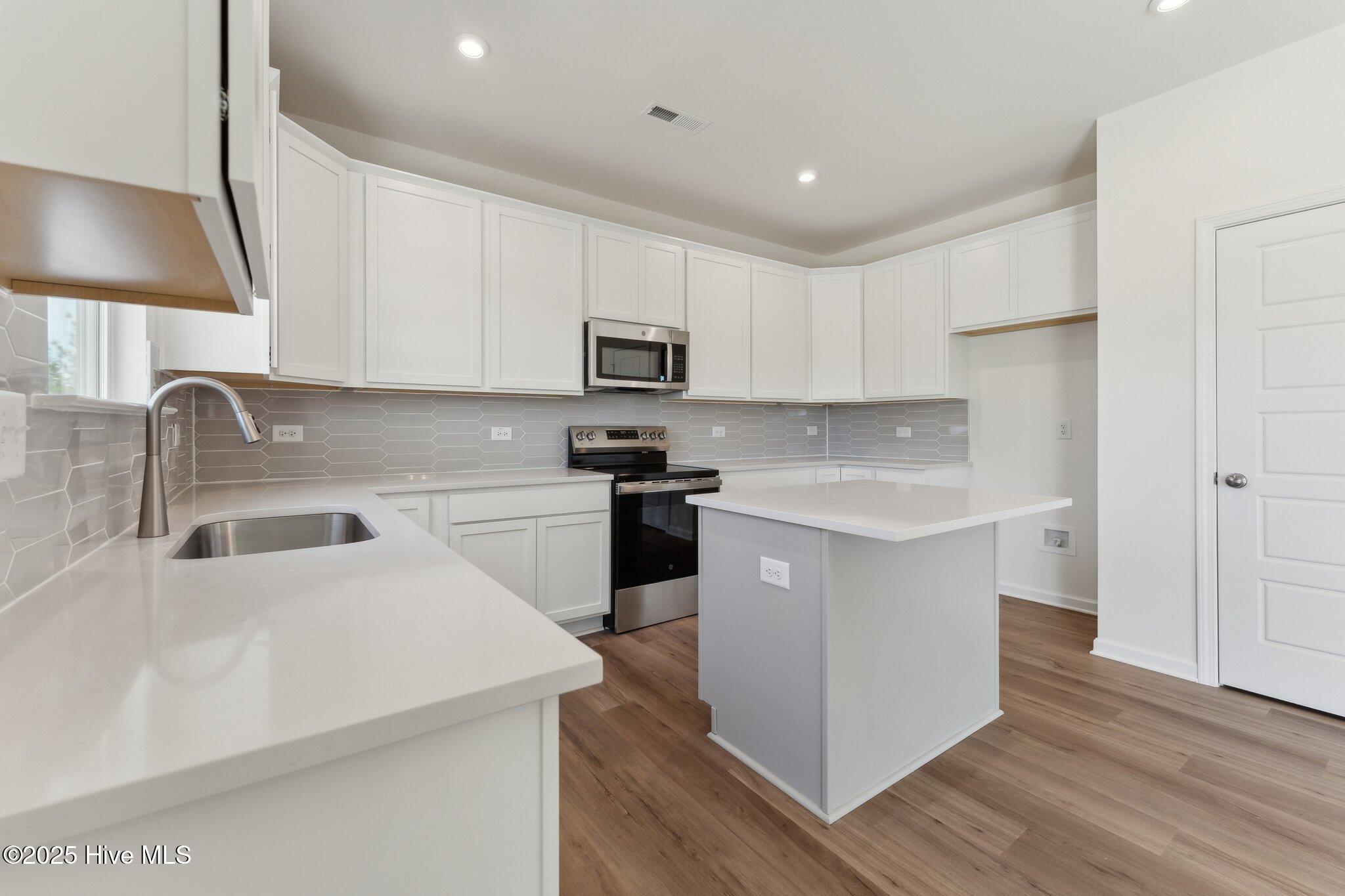 314 Enfield Drive Property Photo 11