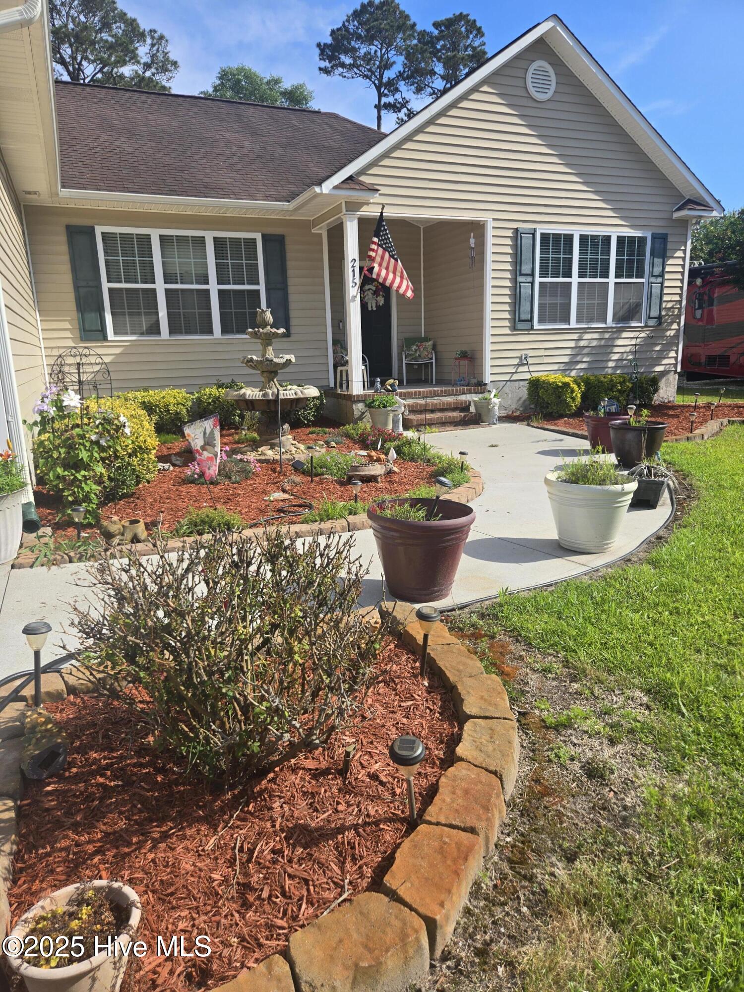 215 Oak Grove Circle Property Photo 2