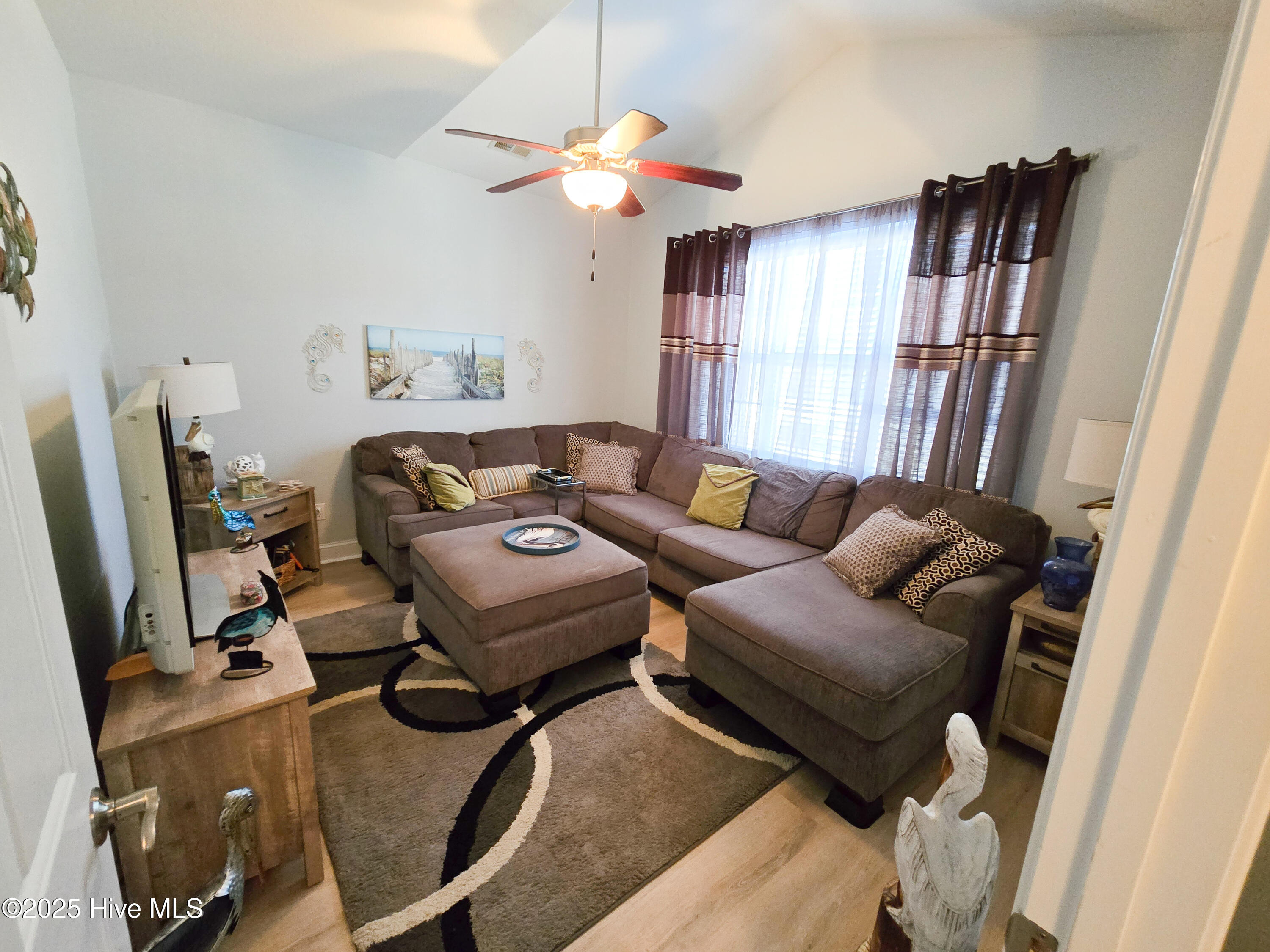 215 Oak Grove Circle Property Photo 20