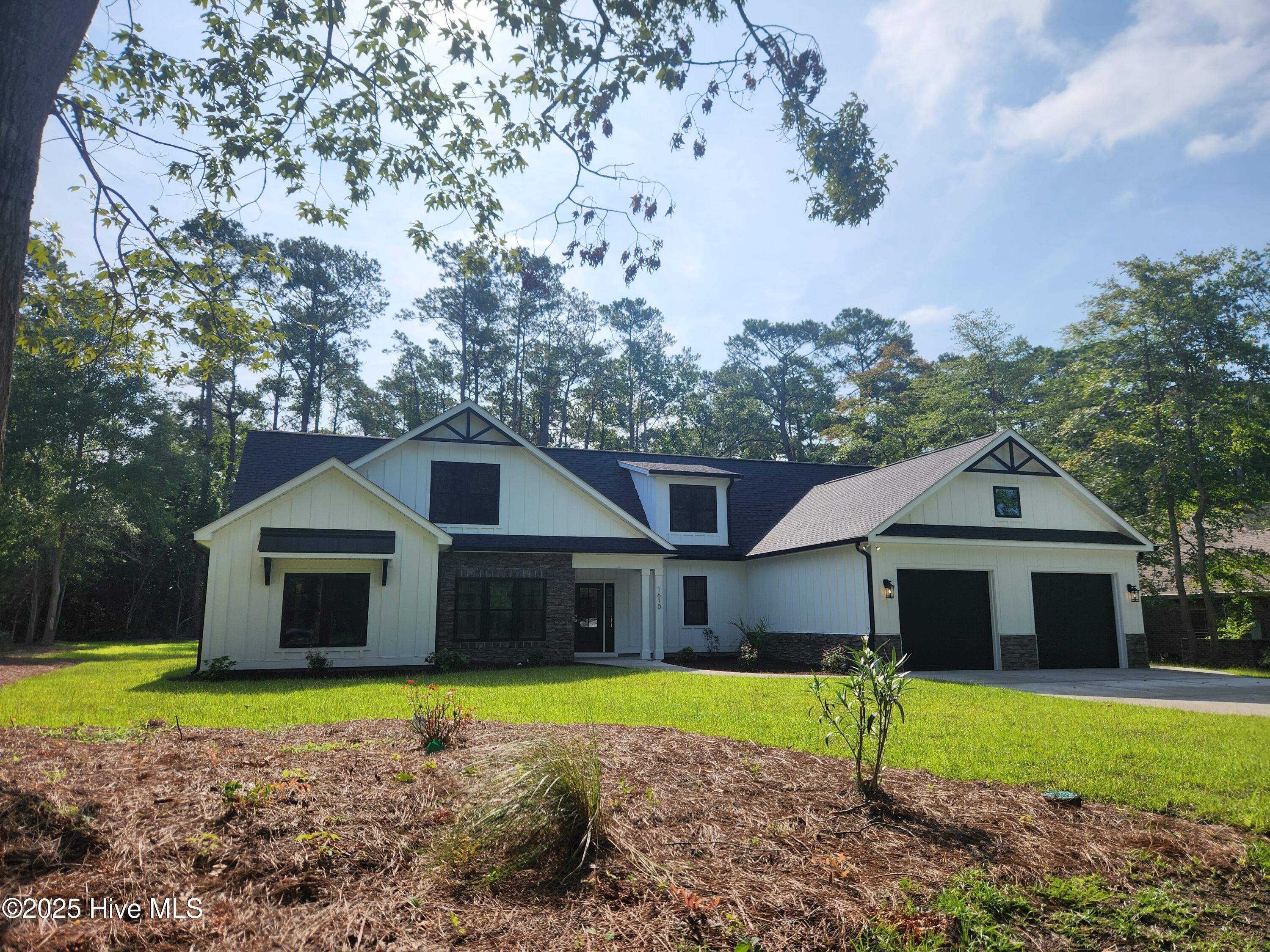 1610 Colonist Square Property Photo 1