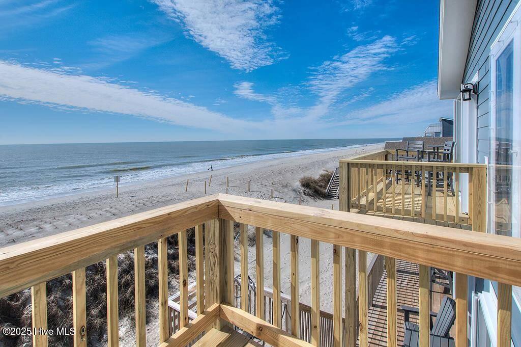 129 W Beach Drive Property Photo 5