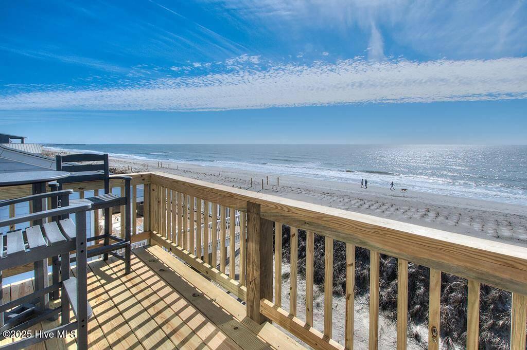 129 W Beach Drive Property Photo 6