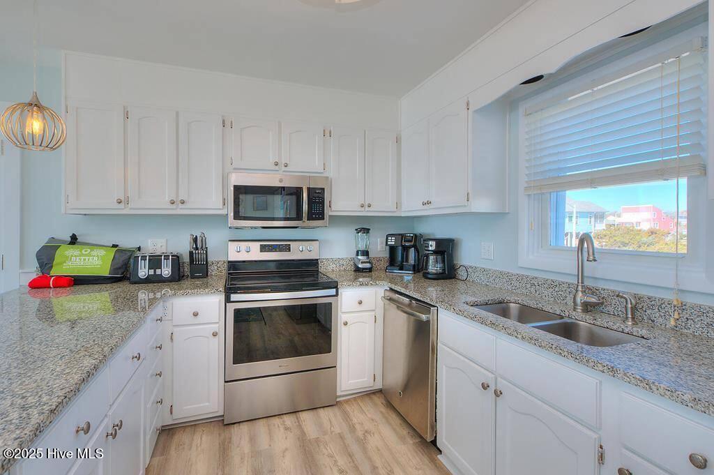 129 W Beach Drive Property Photo 16
