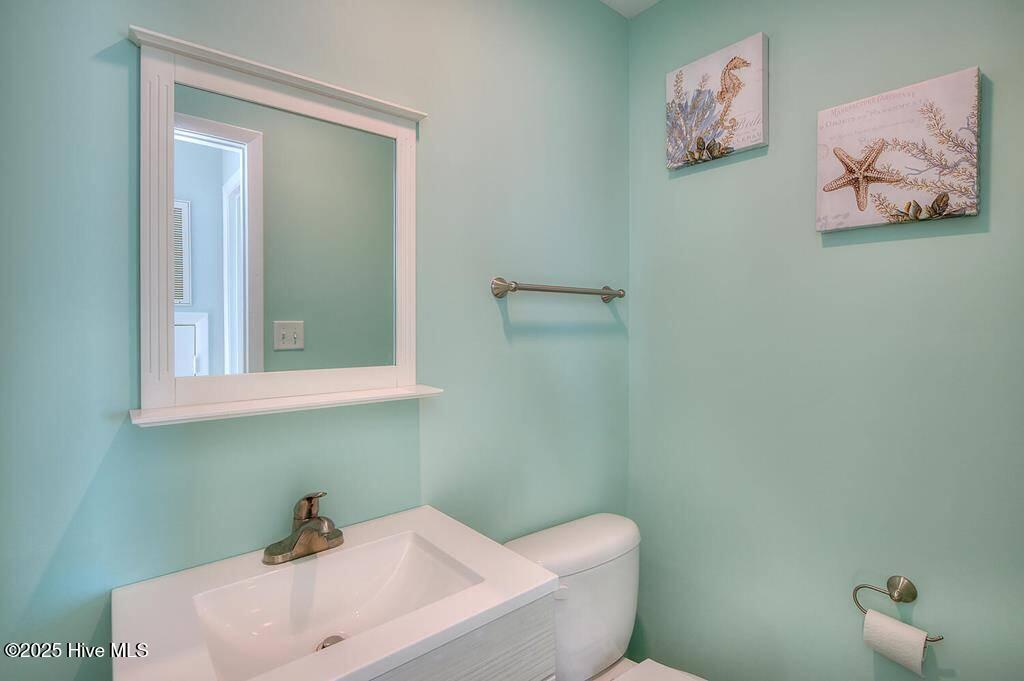 129 W Beach Drive Property Photo 24
