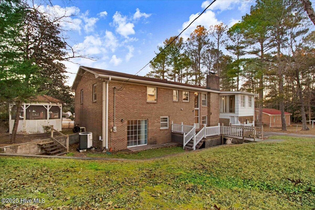 102 Circle Drive Property Photo 4