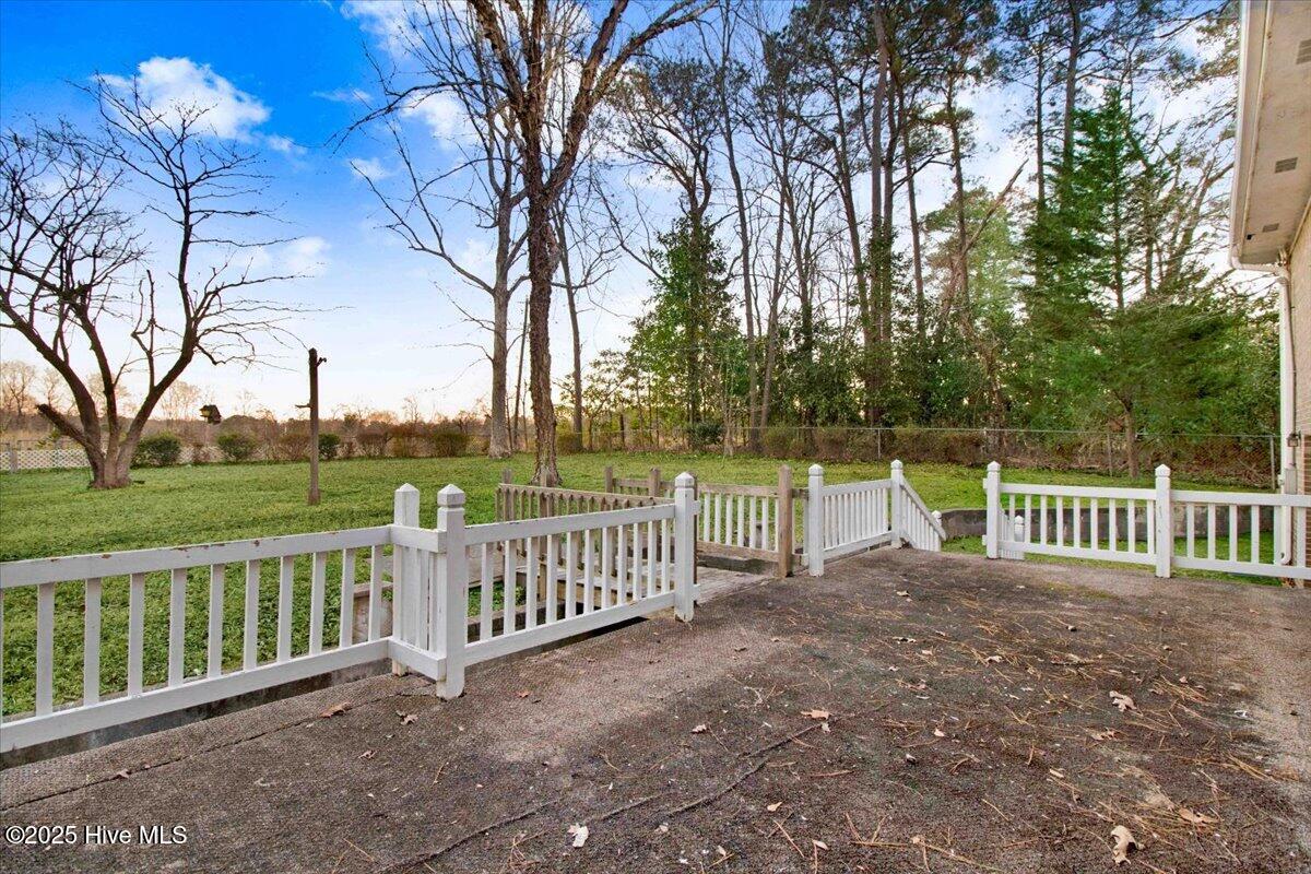 102 Circle Drive Property Photo 6