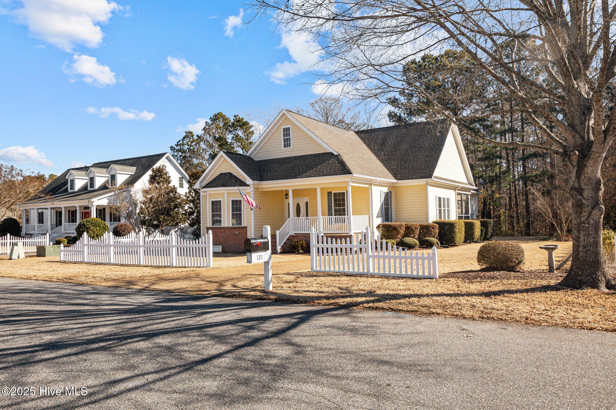 121 Shenandoah River Drive Property Photo 3
