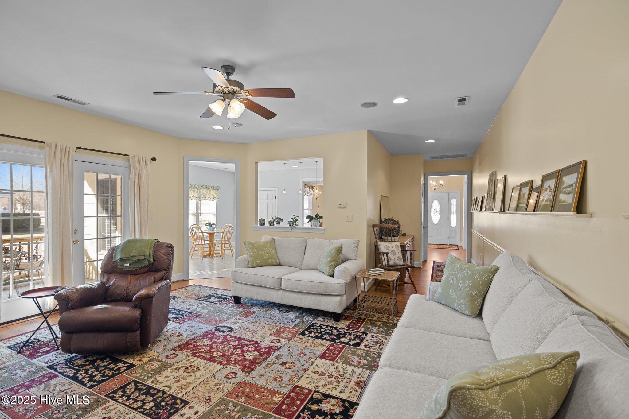 121 Shenandoah River Drive Property Photo 14