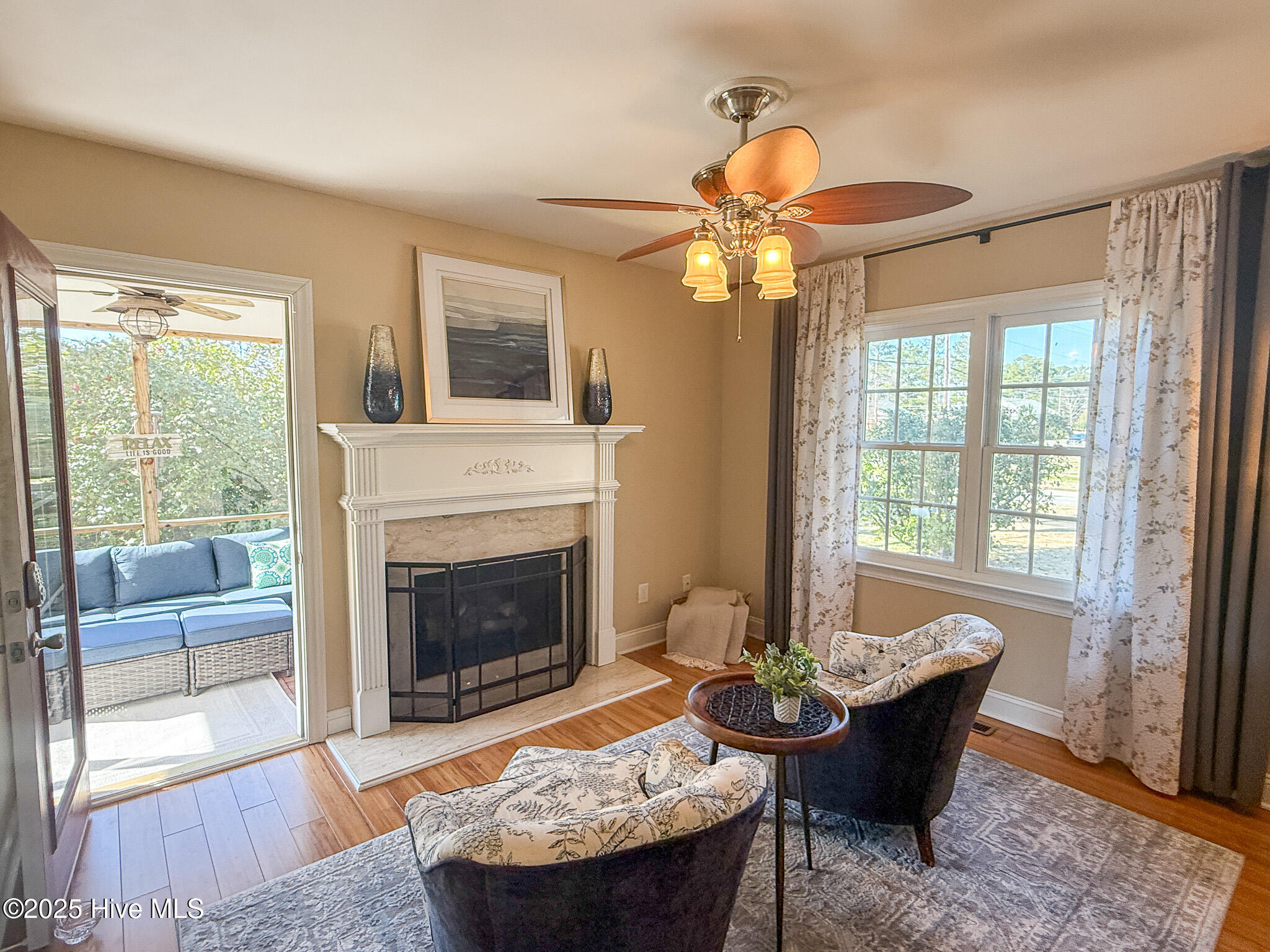 1609 Lucerne Way Property Photo 3