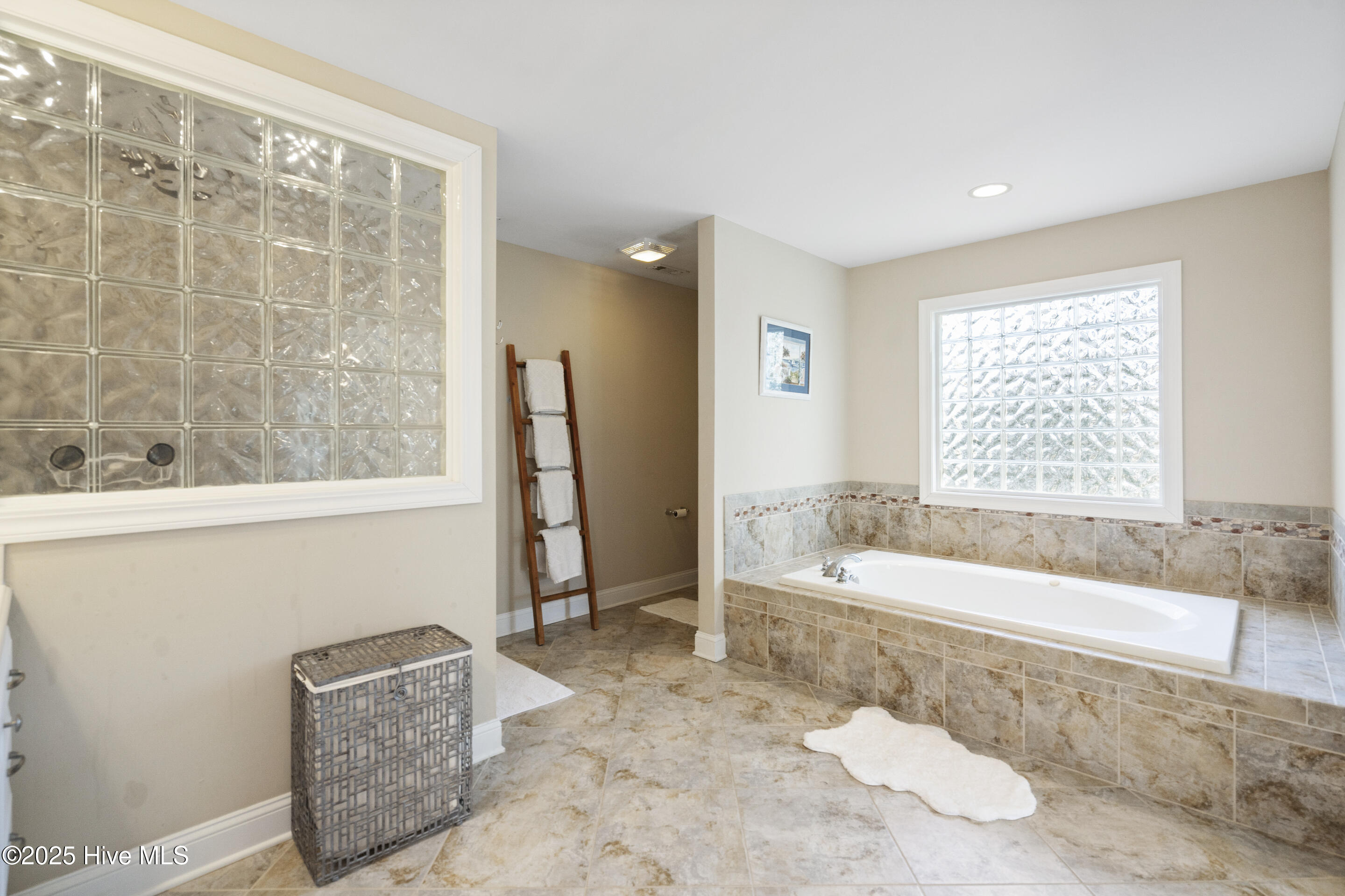 1609 Lucerne Way Property Photo 22