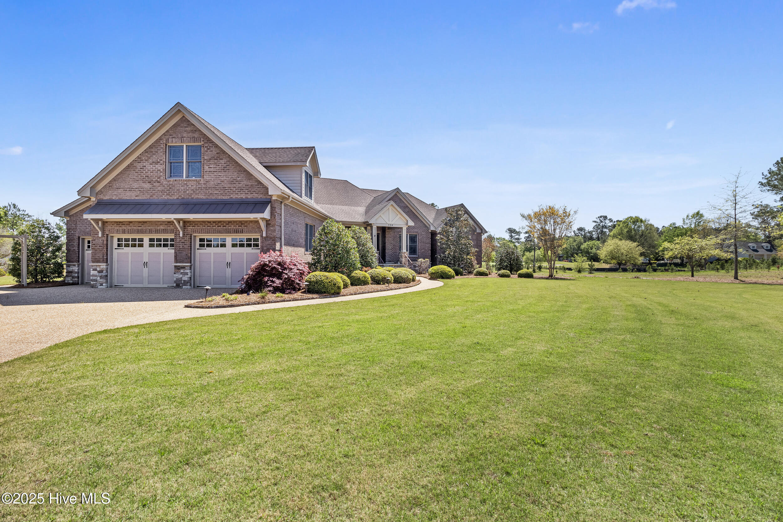 134 Pine Ridge Drive Property Photo 3