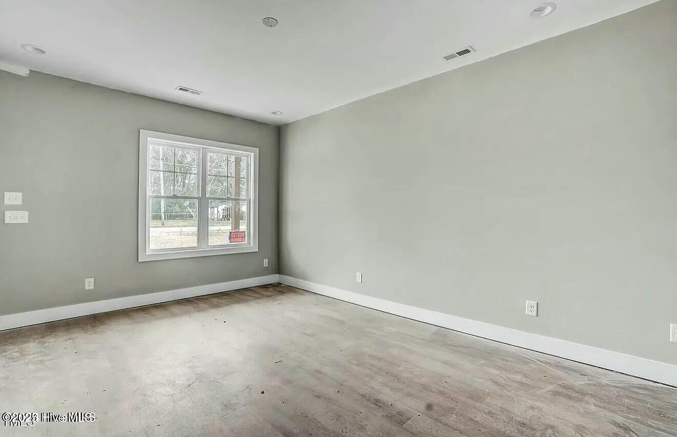 104 W Oak Street Property Photo 6