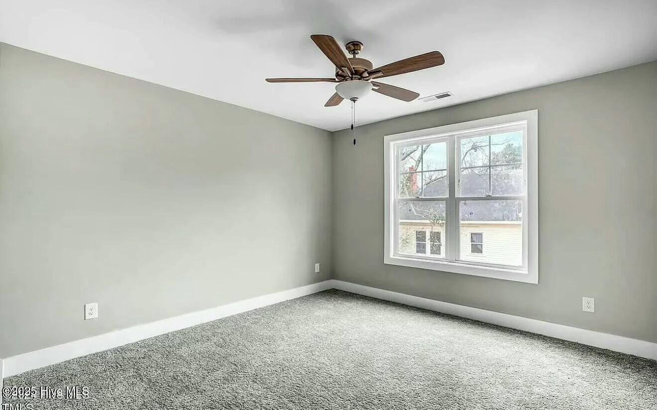 104 W Oak Street Property Photo 15