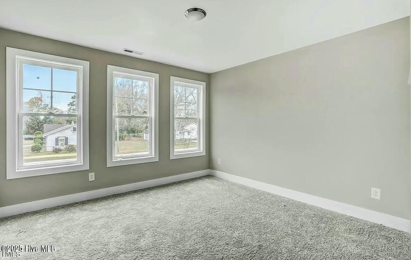 104 W Oak Street Property Photo 18