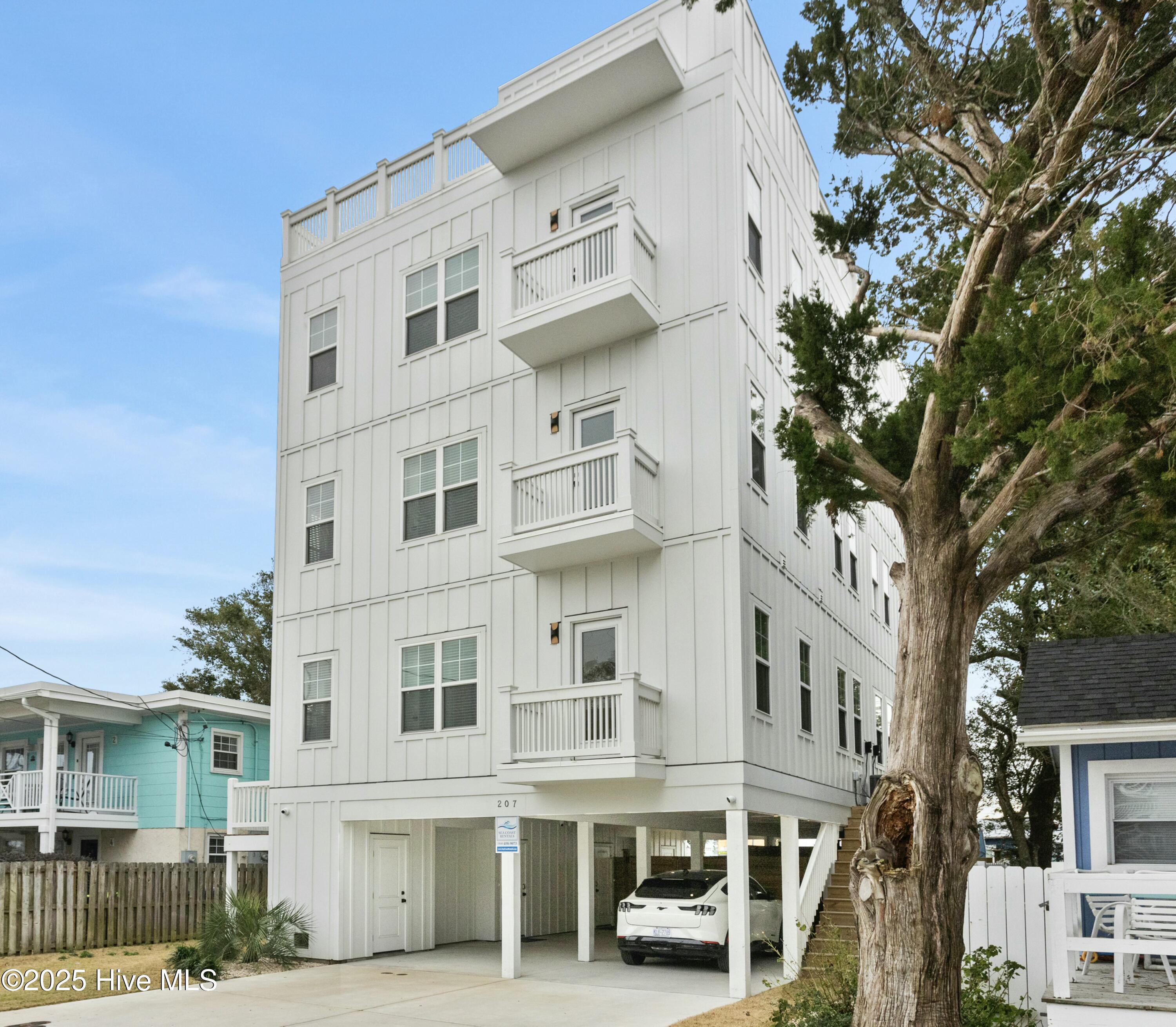 207 Florence Avenue 2 Property Photo 1