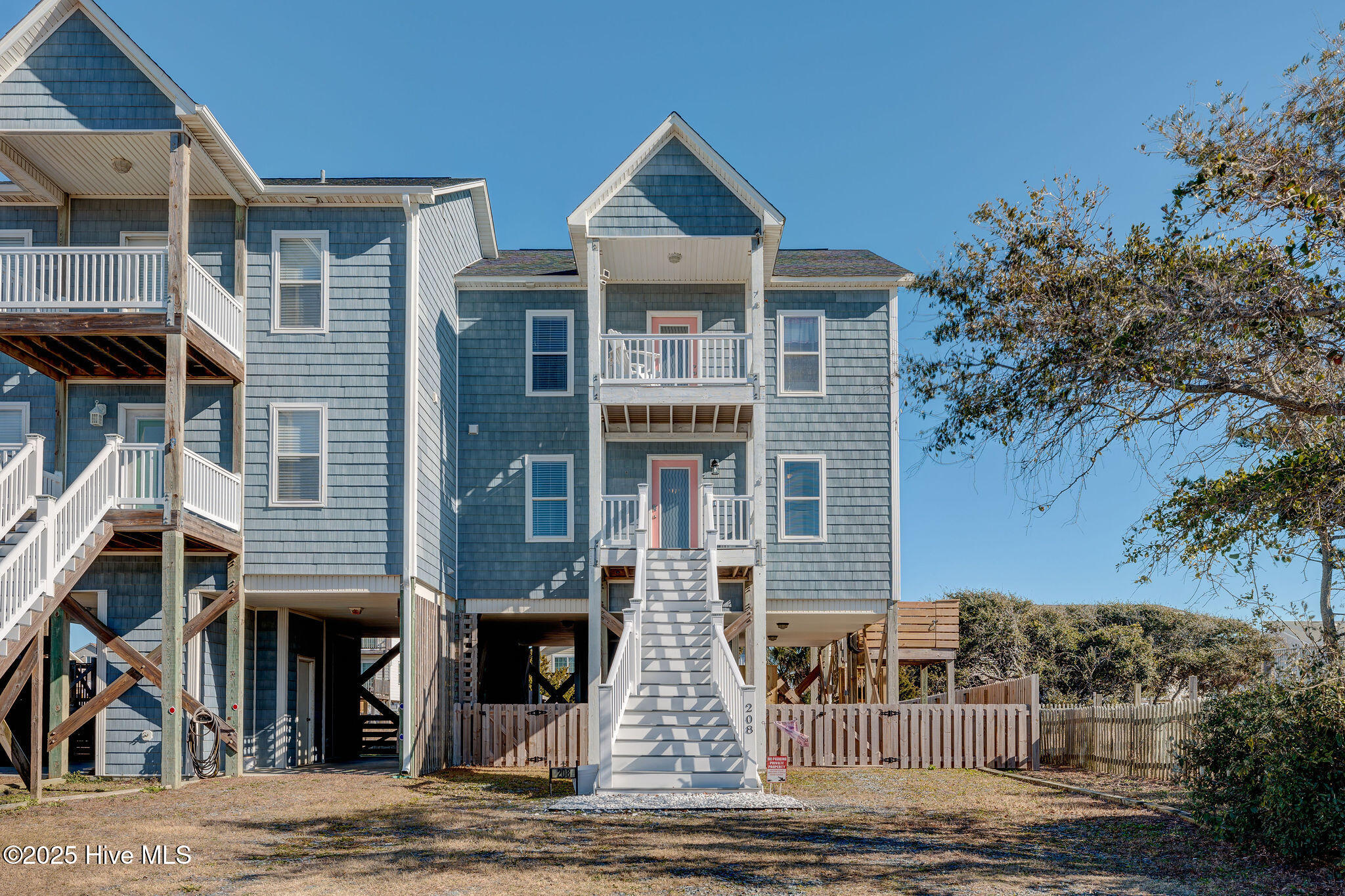 208 Oyster Lane Property Photo 1