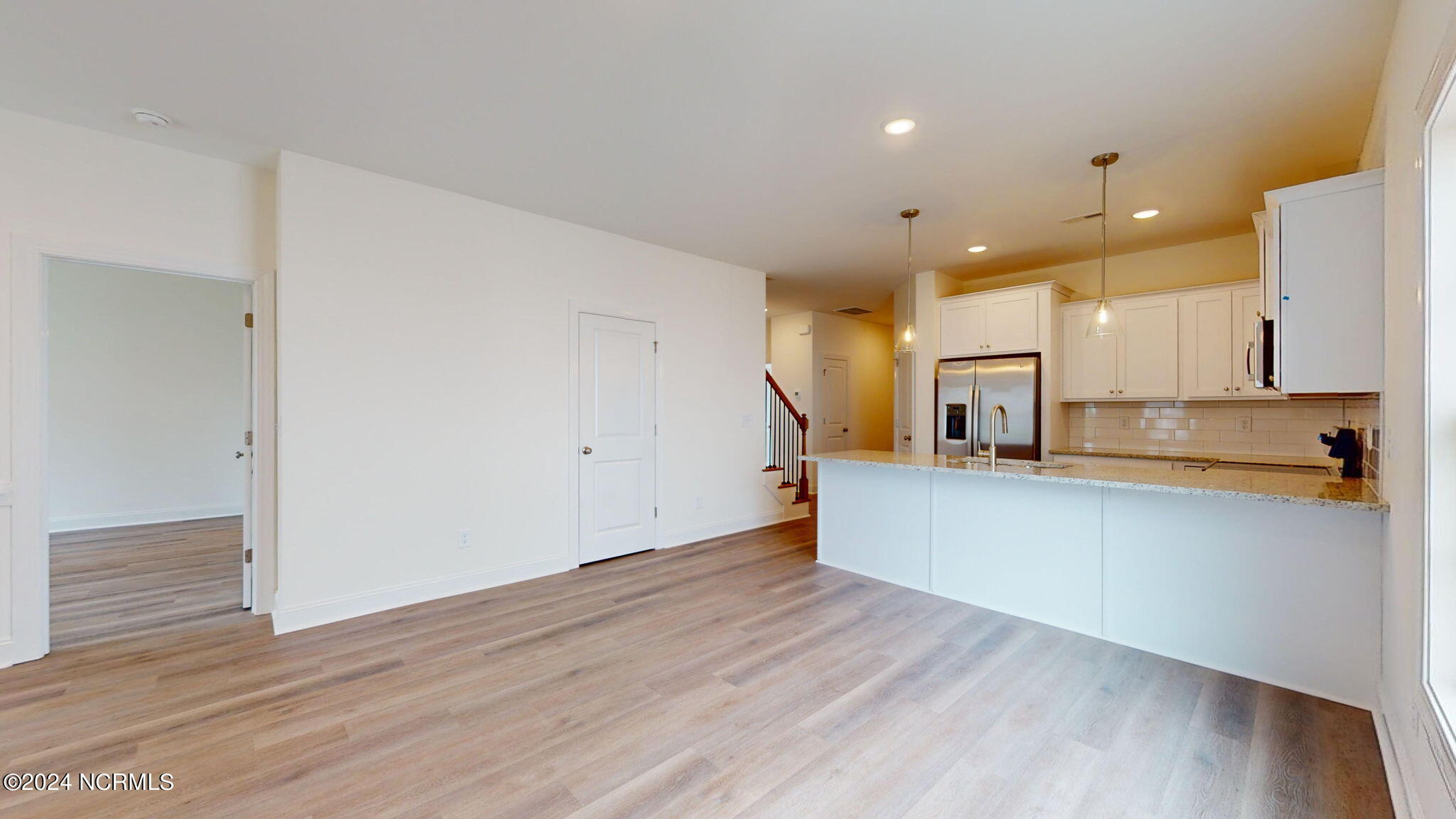 2105 Dartford Drive B Property Photo 3