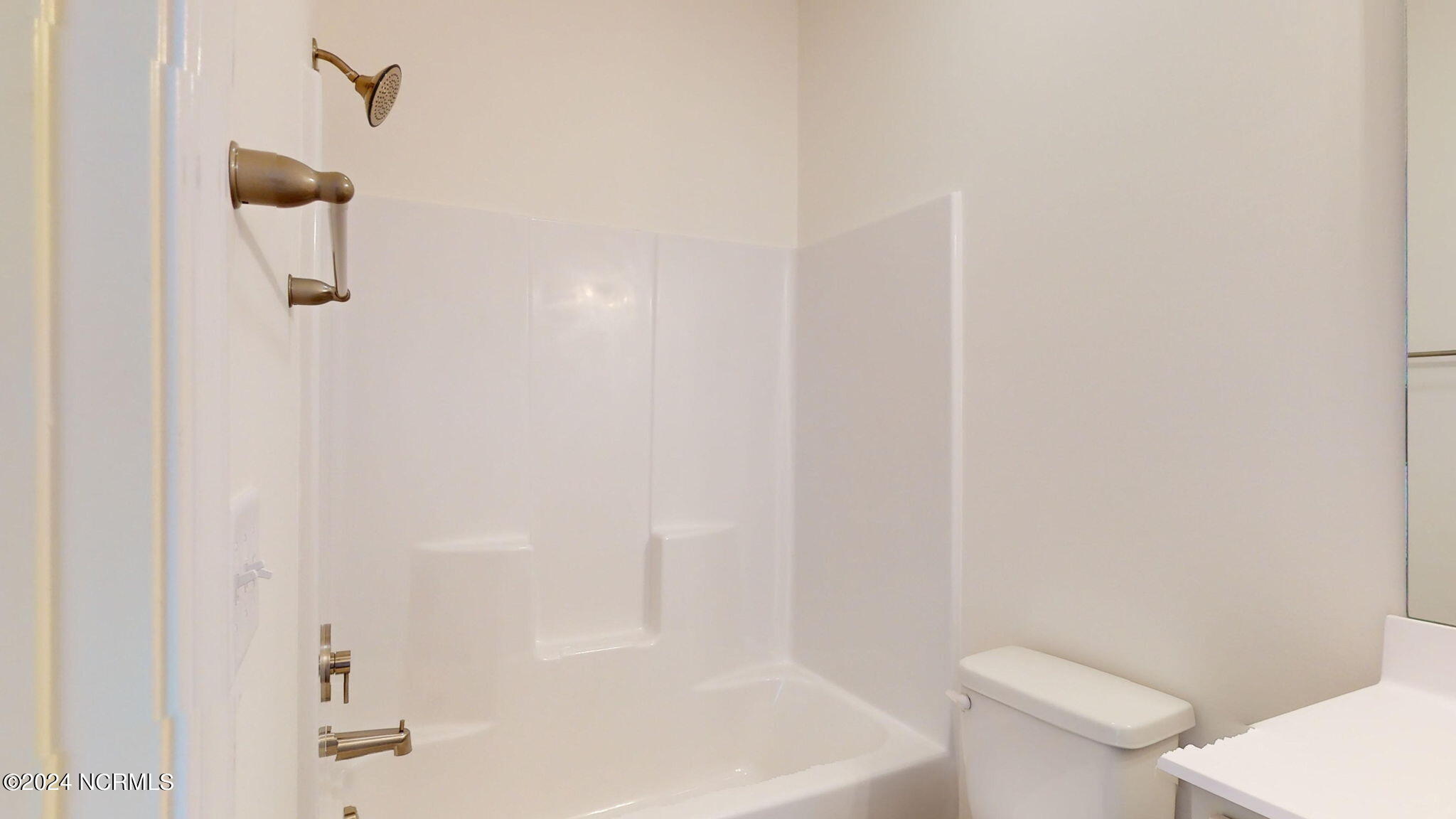 2105 Dartford Drive B Property Photo 11