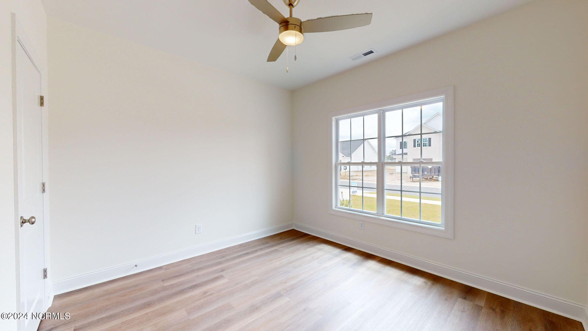 2105 Dartford Drive B Property Photo 12