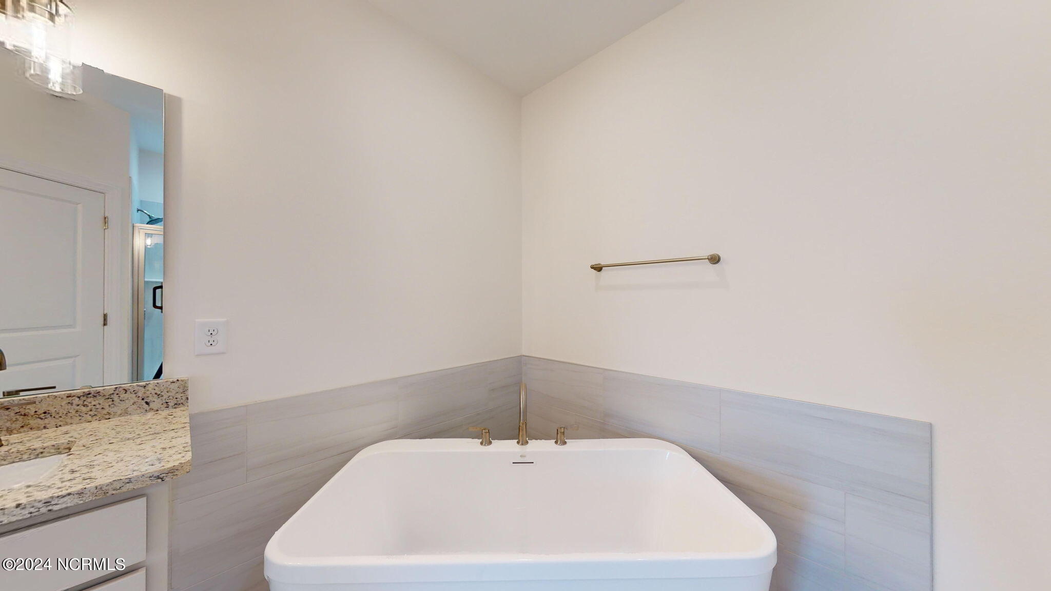 2105 Dartford Drive B Property Photo 19
