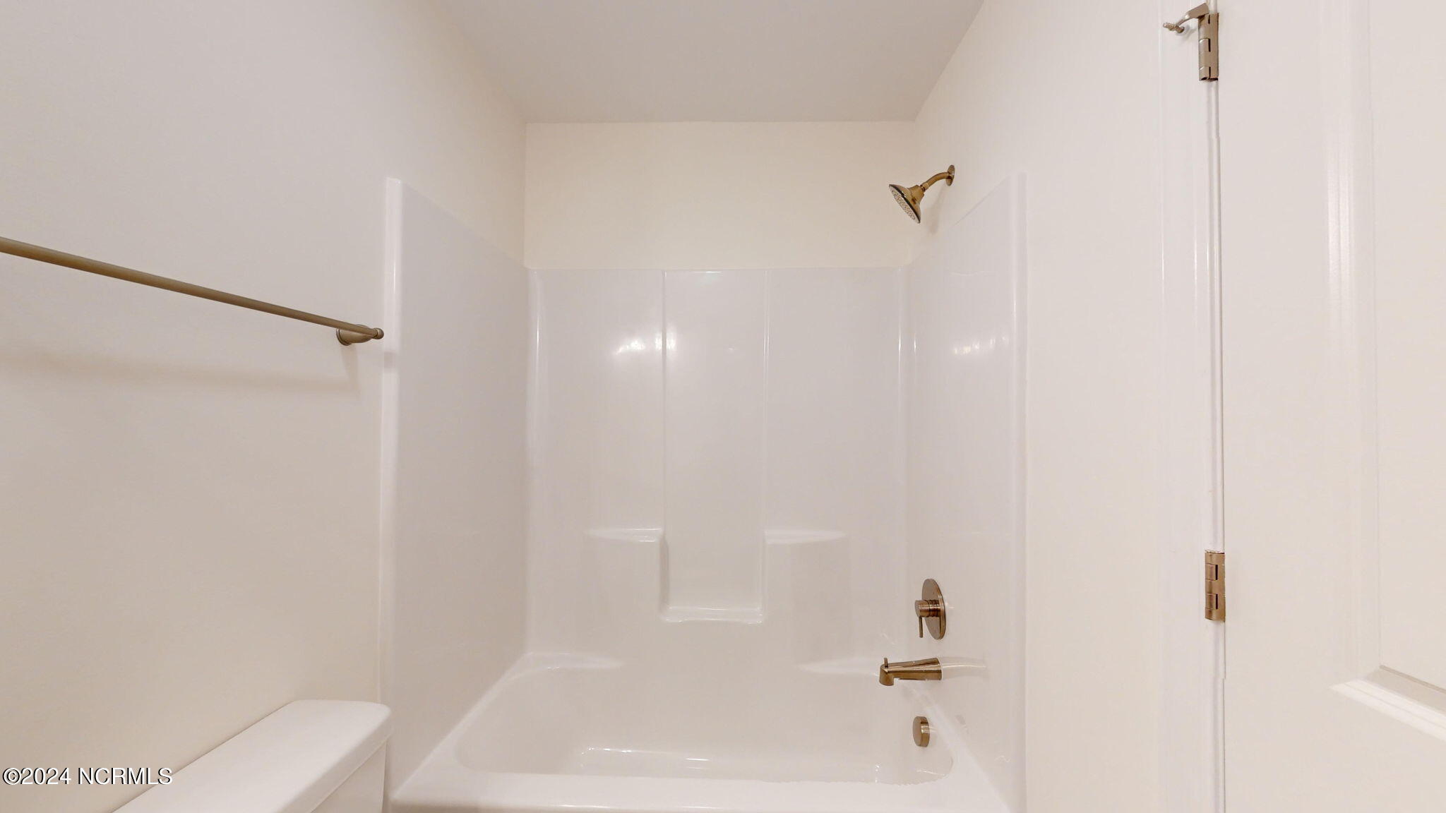 2105 Dartford Drive B Property Photo 25