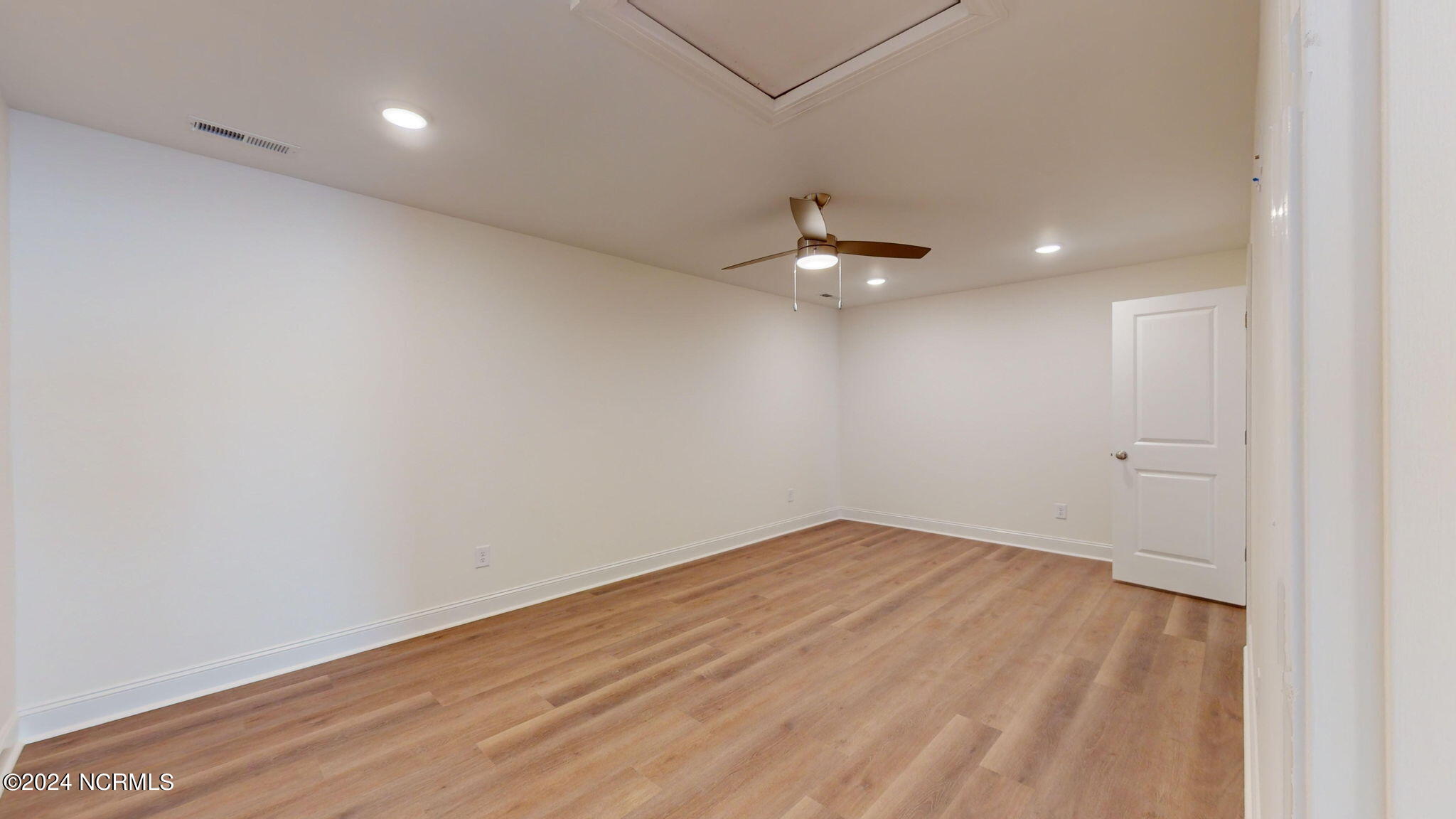 2105 Dartford Drive B Property Photo 28