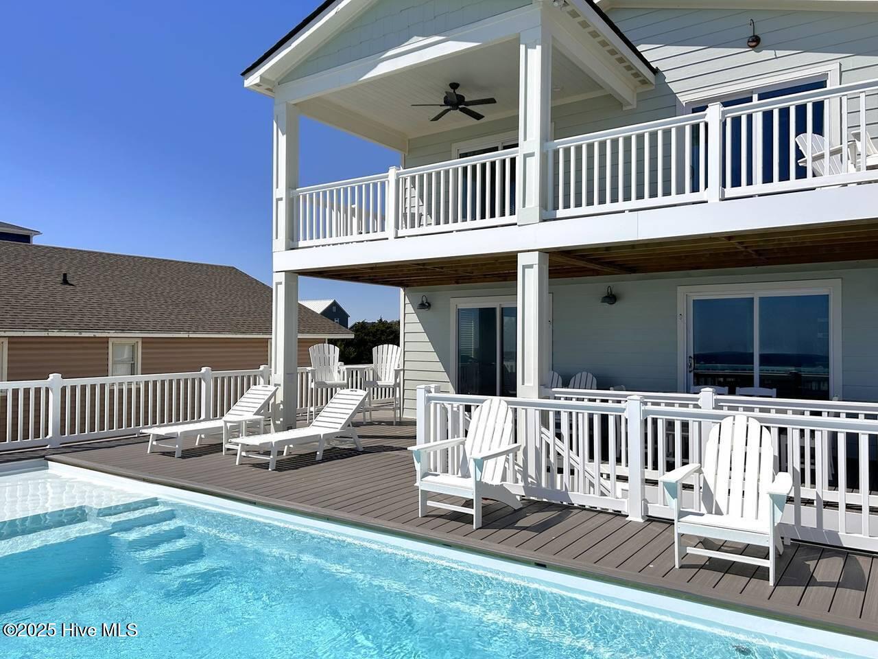 3527 E Beach Drive Property Photo 22