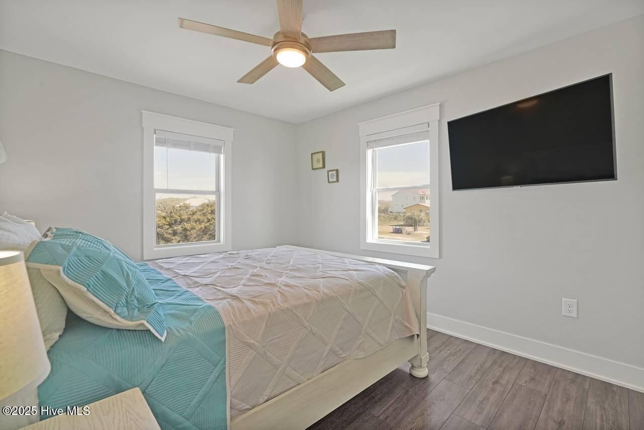 3527 E Beach Drive Property Photo 27