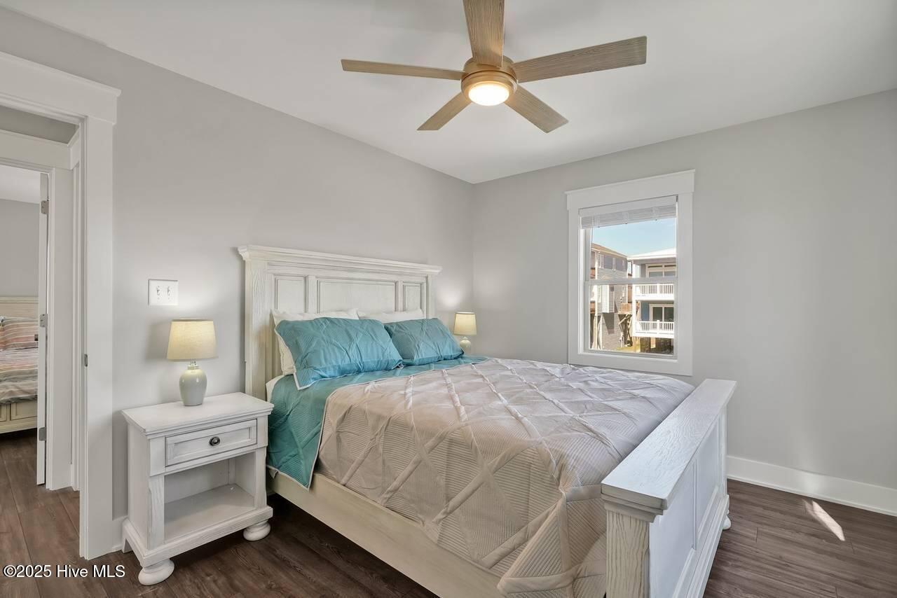 3527 E Beach Drive Property Photo 28
